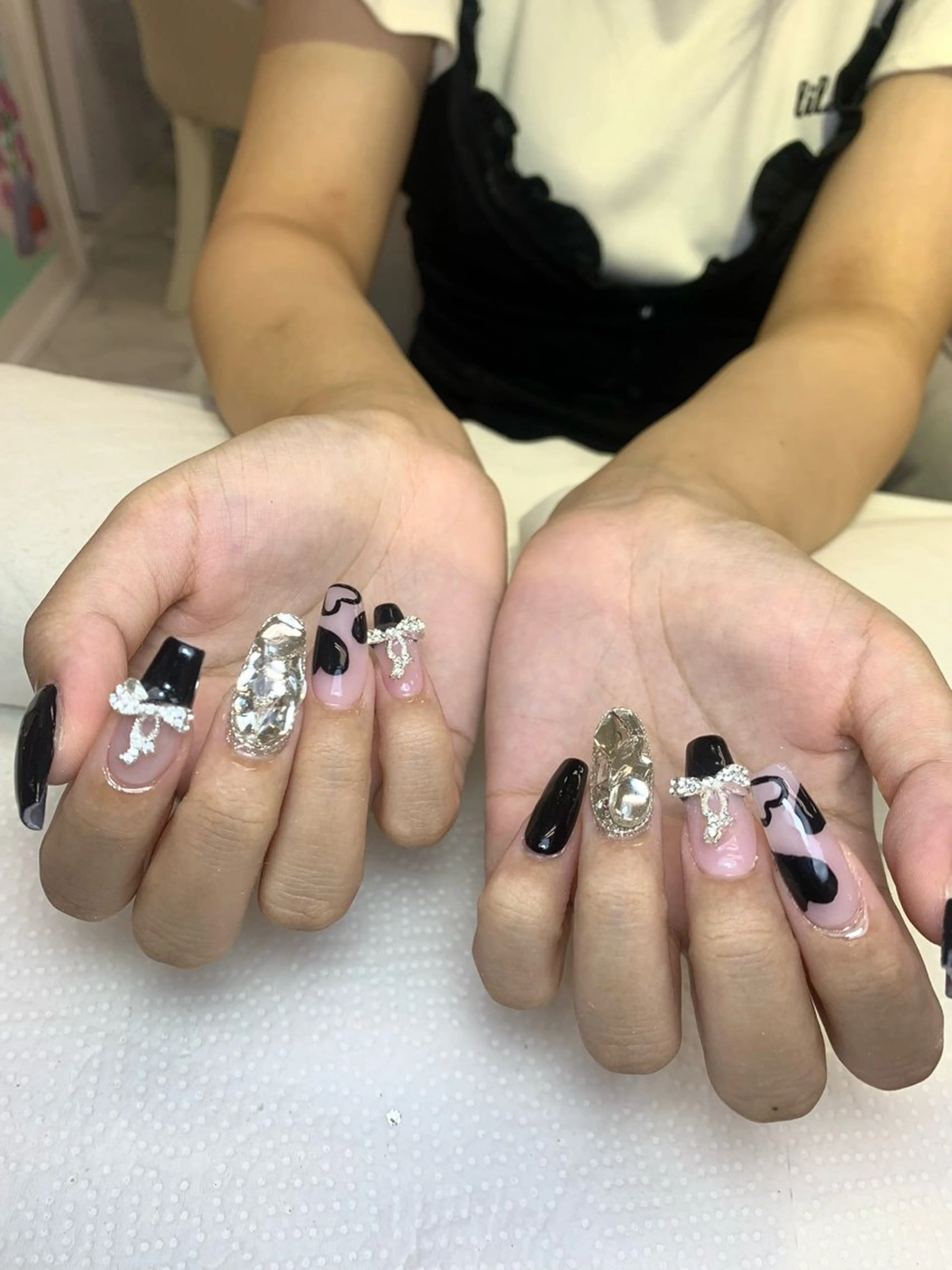 ネイル クリアネイル ガーリー ゴールド リボン ハンドネイル Umi nail& eyelash ゆみのネイルデザイン