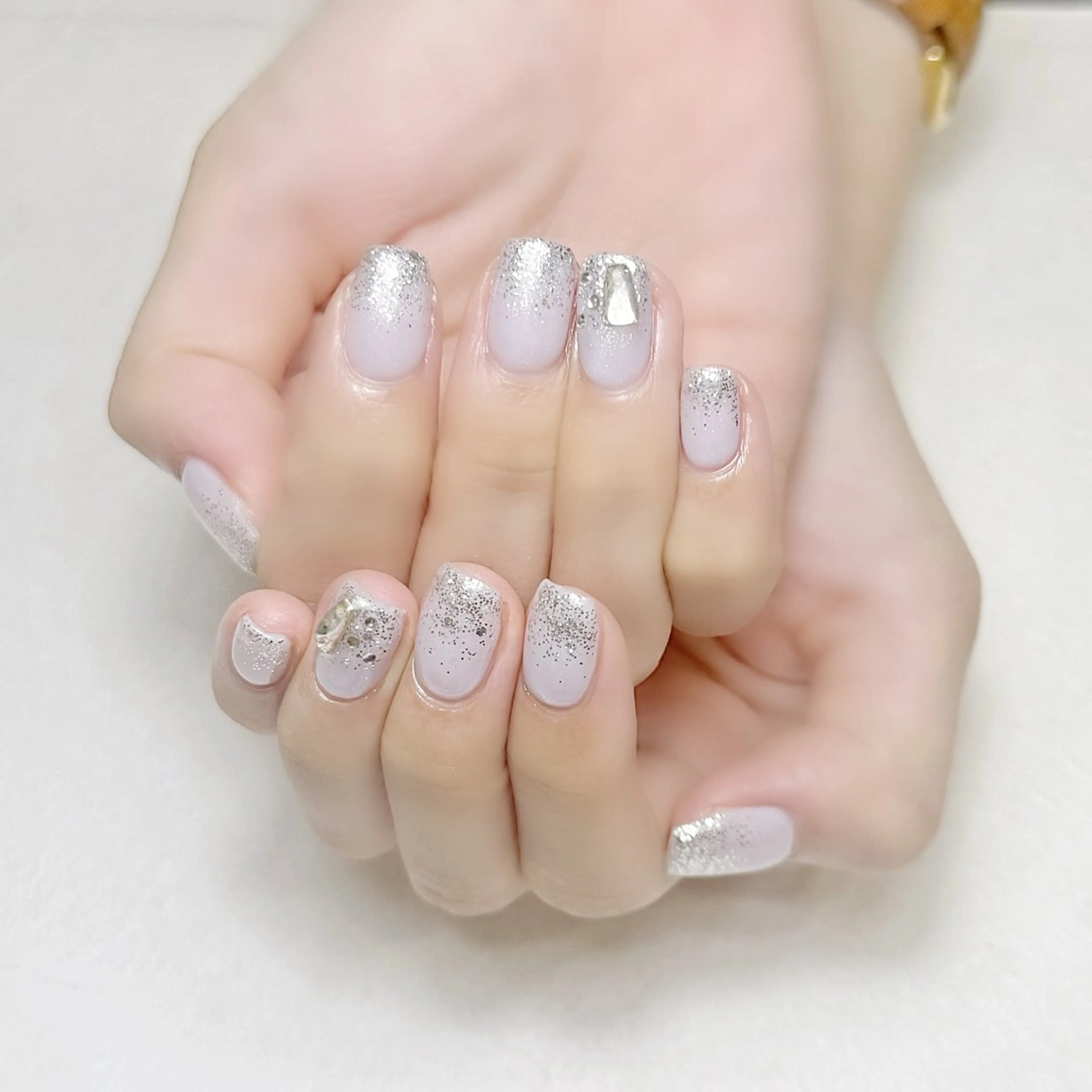 ネイル アートネイル ラメ(グリッター) オフィスネイル rouse nail RISATOのネイルデザイン