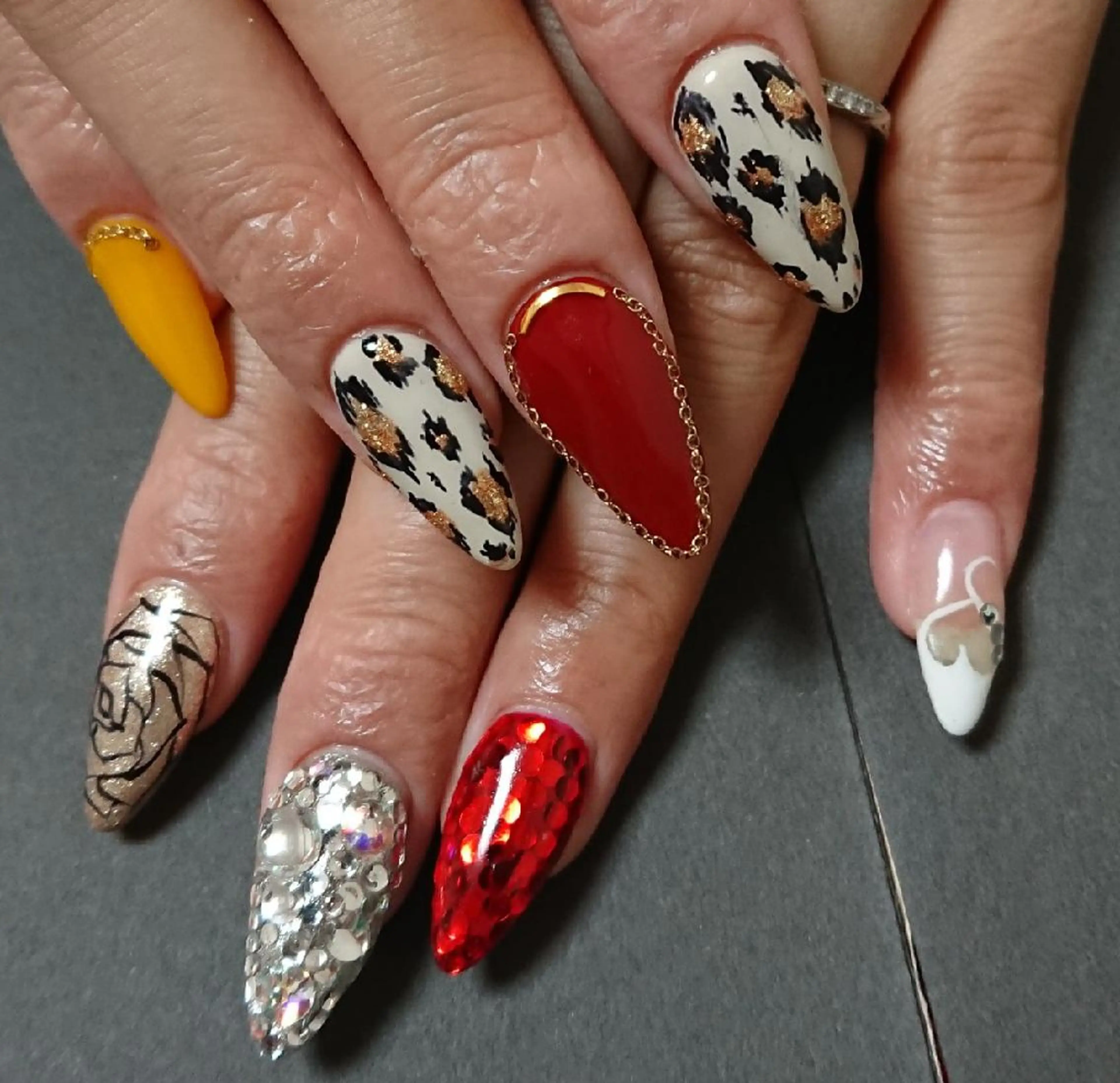 ネイル スカルプネイル Lilith Nailのネイルデザイン