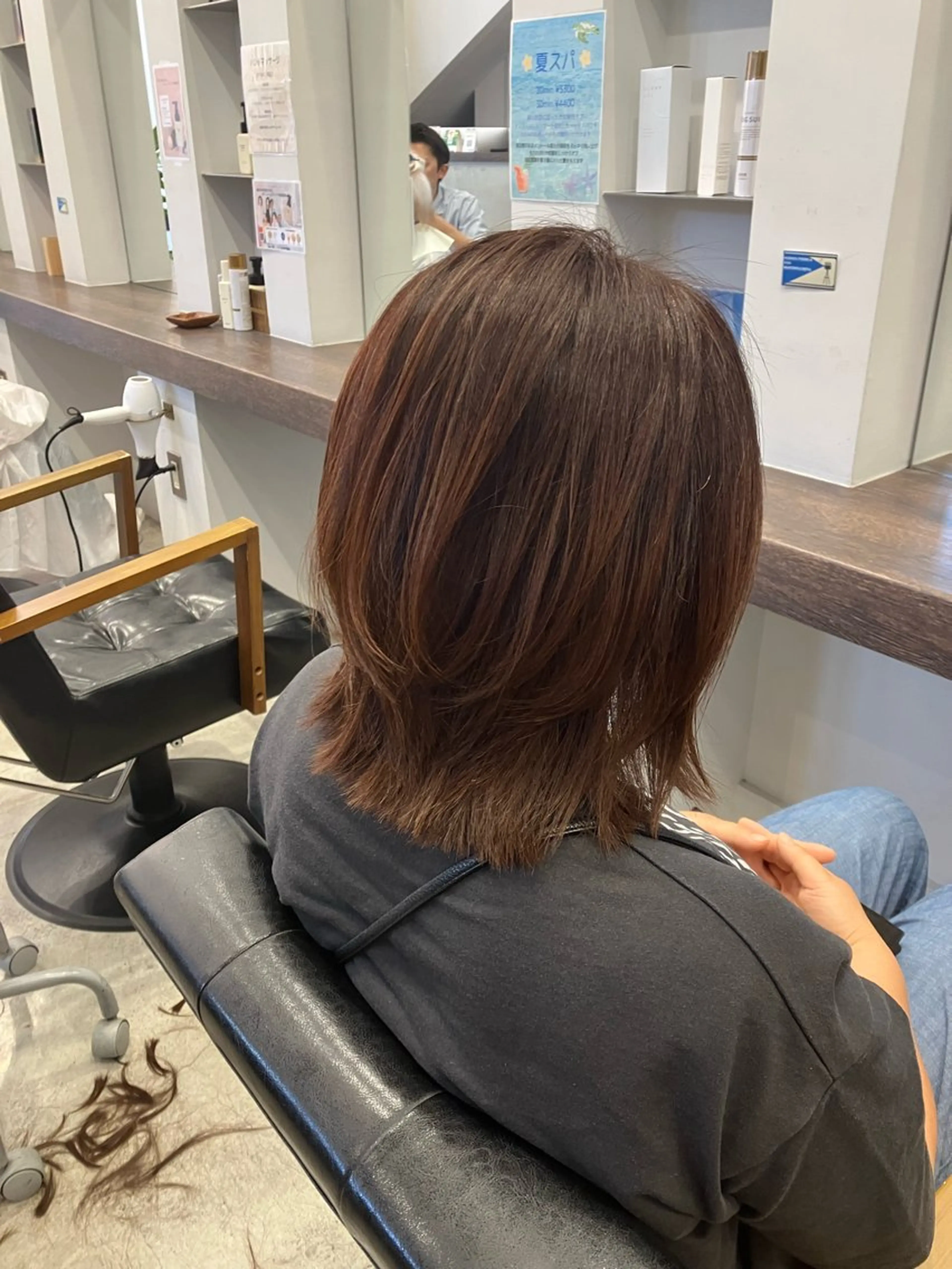 ミディアム 外ハネヘア Riant Meguのヘアスタイル