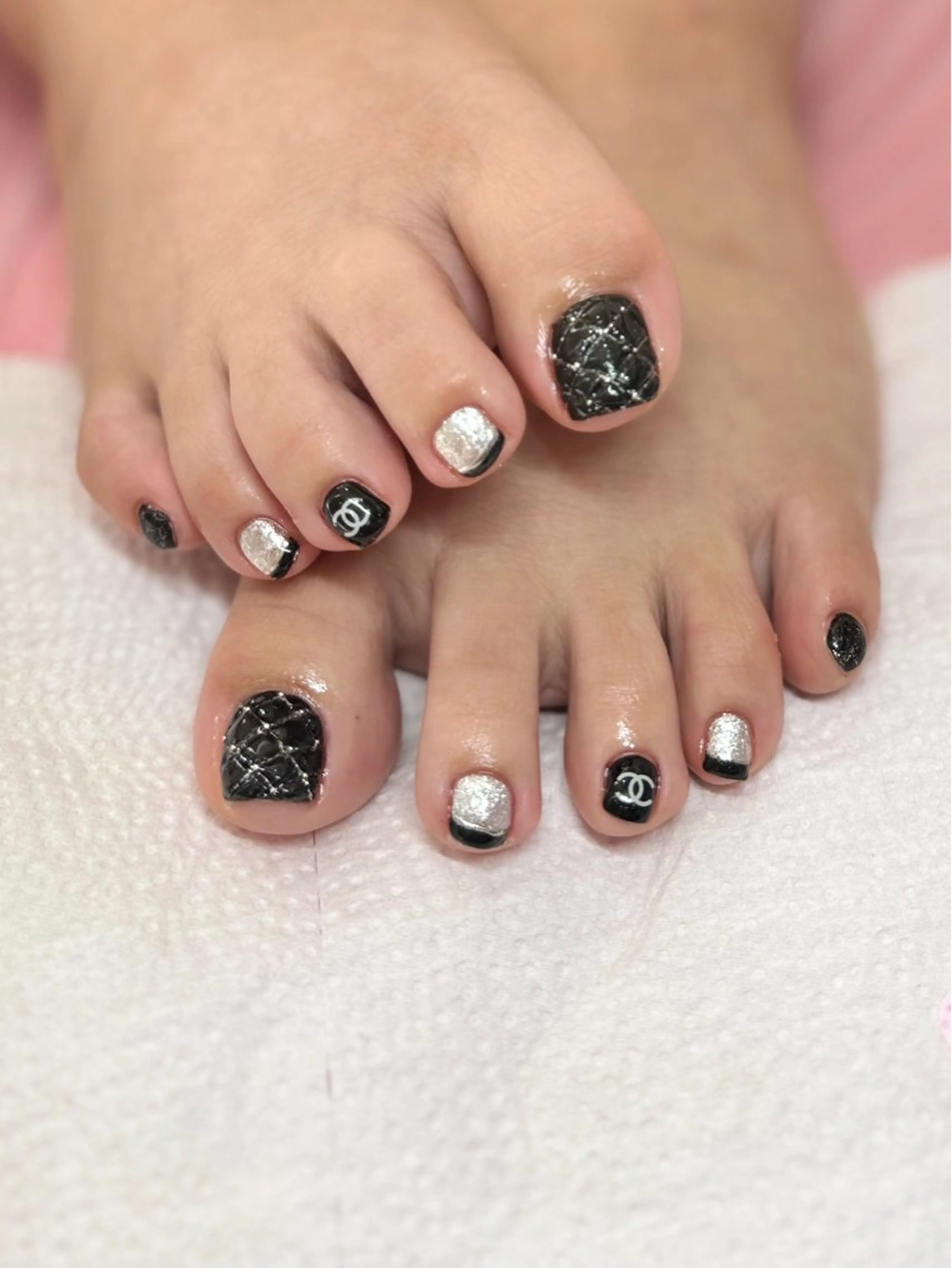 ネイル フットネイル 𝓝𝓪𝓲𝓻 𝓝𝓪𝓲𝓵のネイルデザイン