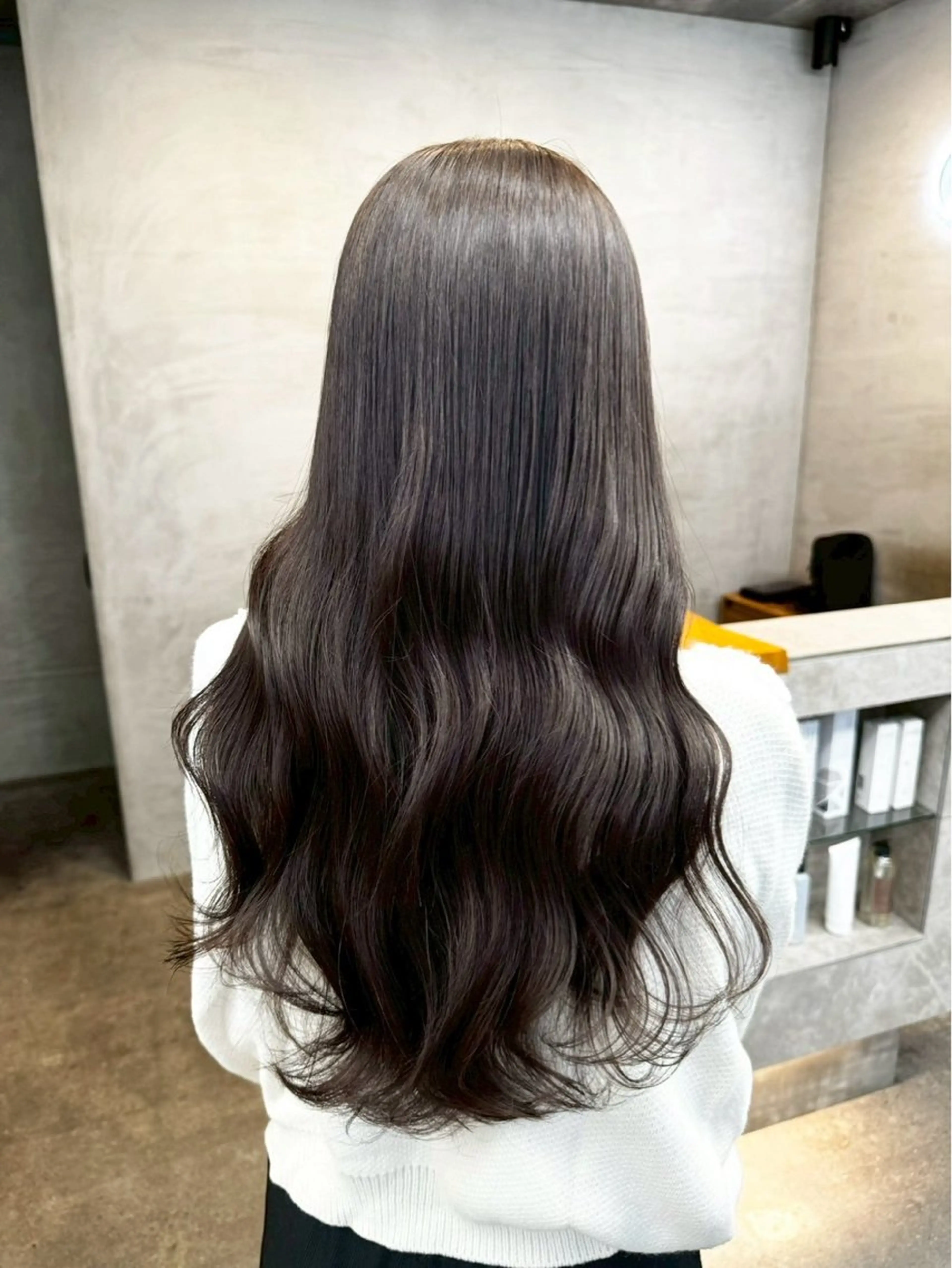 ロング カラー 透明感カラー カット ヘアカラー トリートメント 前髪/顔まわりカット 艶髪/髪質改善/縮毛のヘアスタイル