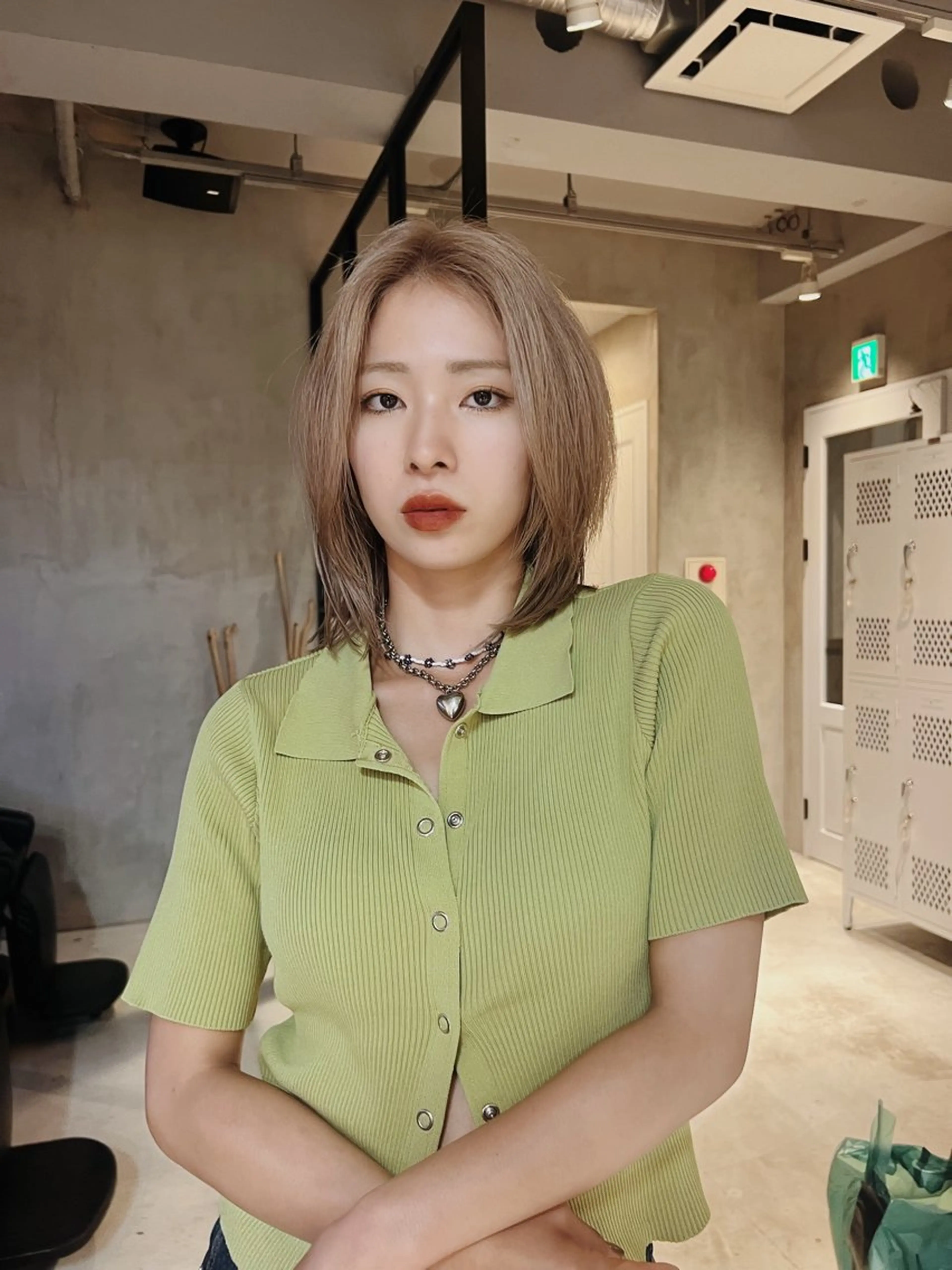 ミディアム カラー パーマ ヘアアレンジ くびれヘア 顔まわりレイヤー 韓国風ヘア くびれレイヤー レイヤーカット ショートヘア原宿 fifth コシのヘアスタイル