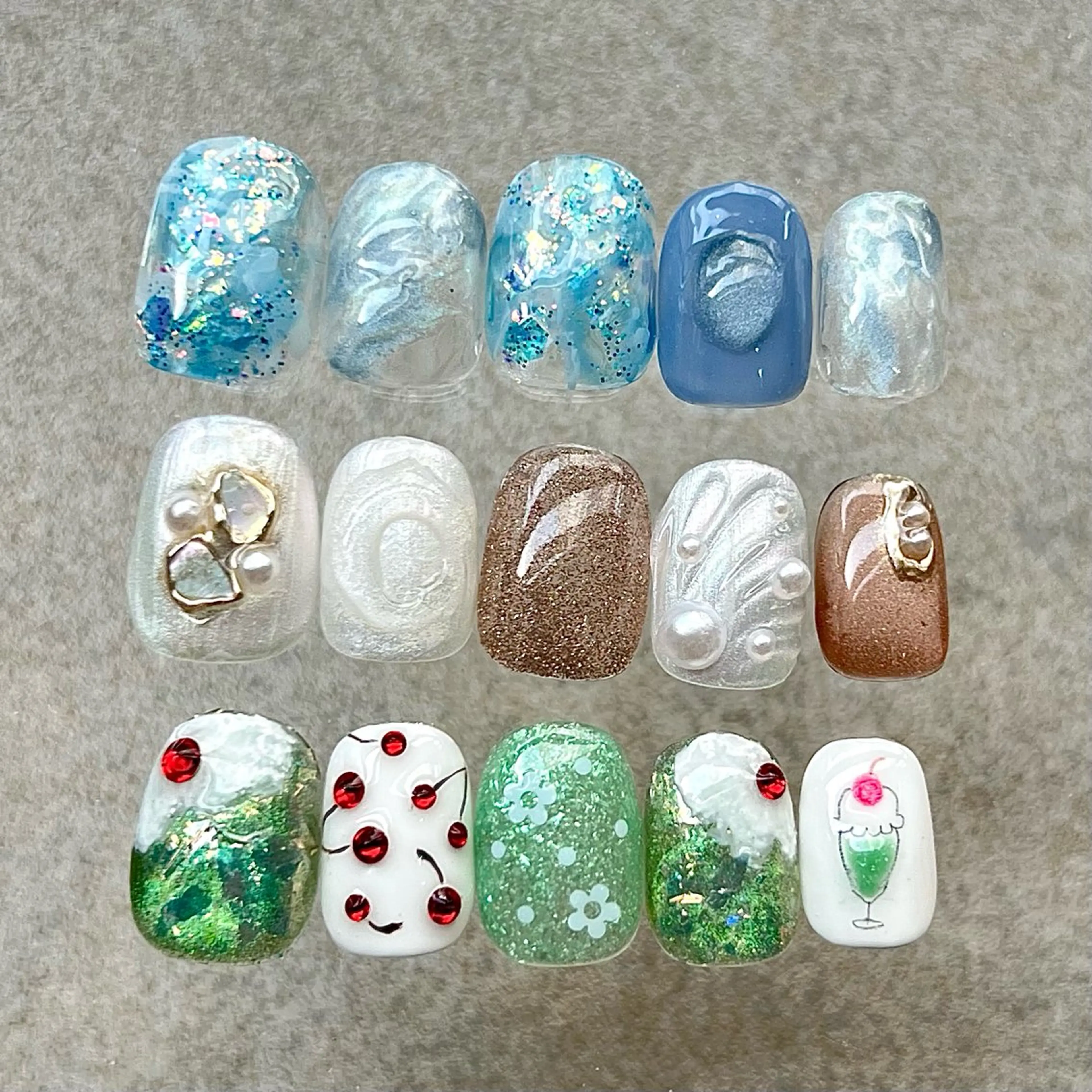 ネイル オーロラネイル 長さ出し フラッシュネイル フラワーネイル フットネイル ハンドネイル Cleo中目黒店 Hinahoのネイルデザイン