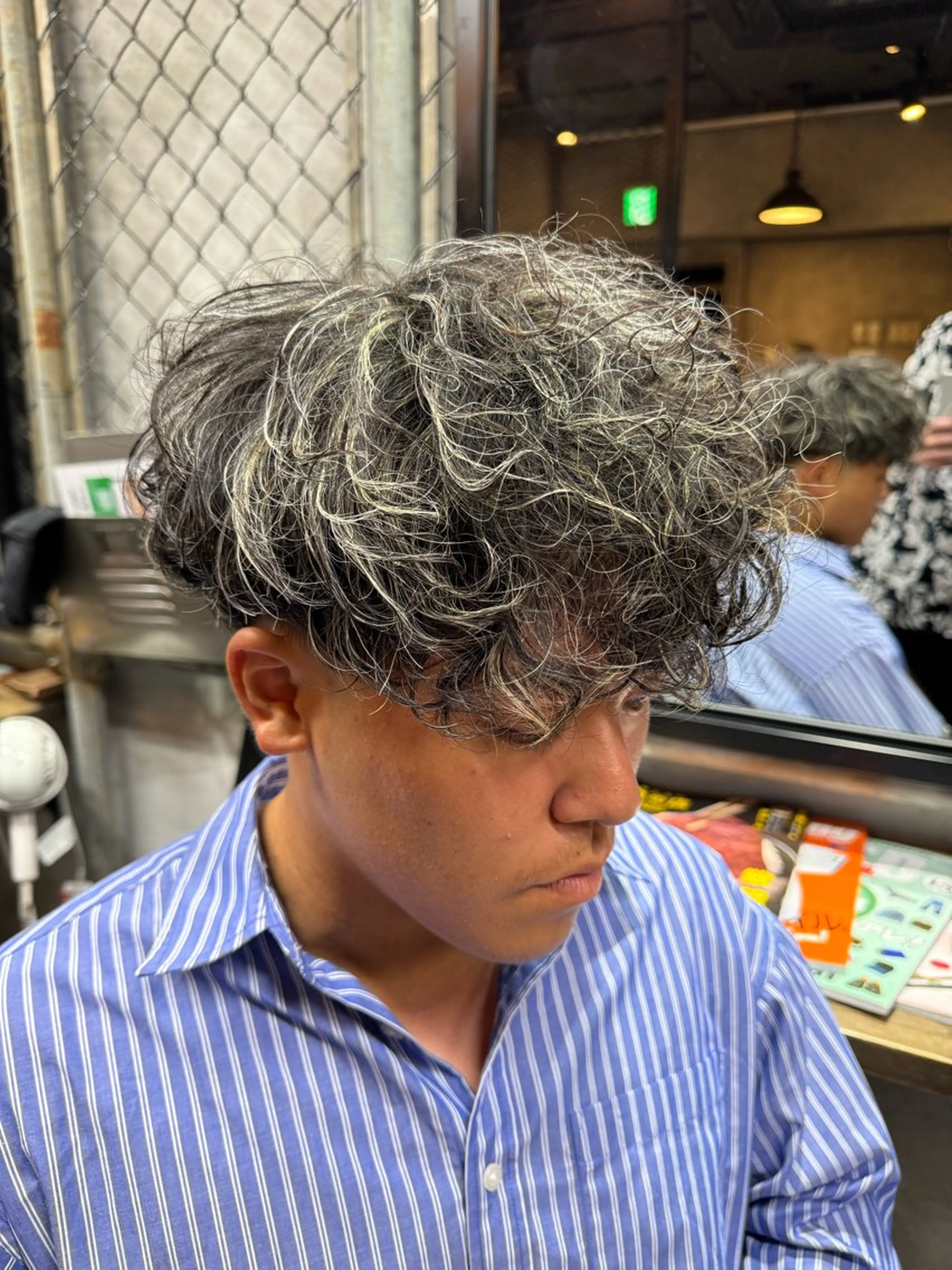 ショート カラー パーマ メンズ ヘアカラー パーマ 渋谷 【メンズ特化】ナゴムのヘアスタイル