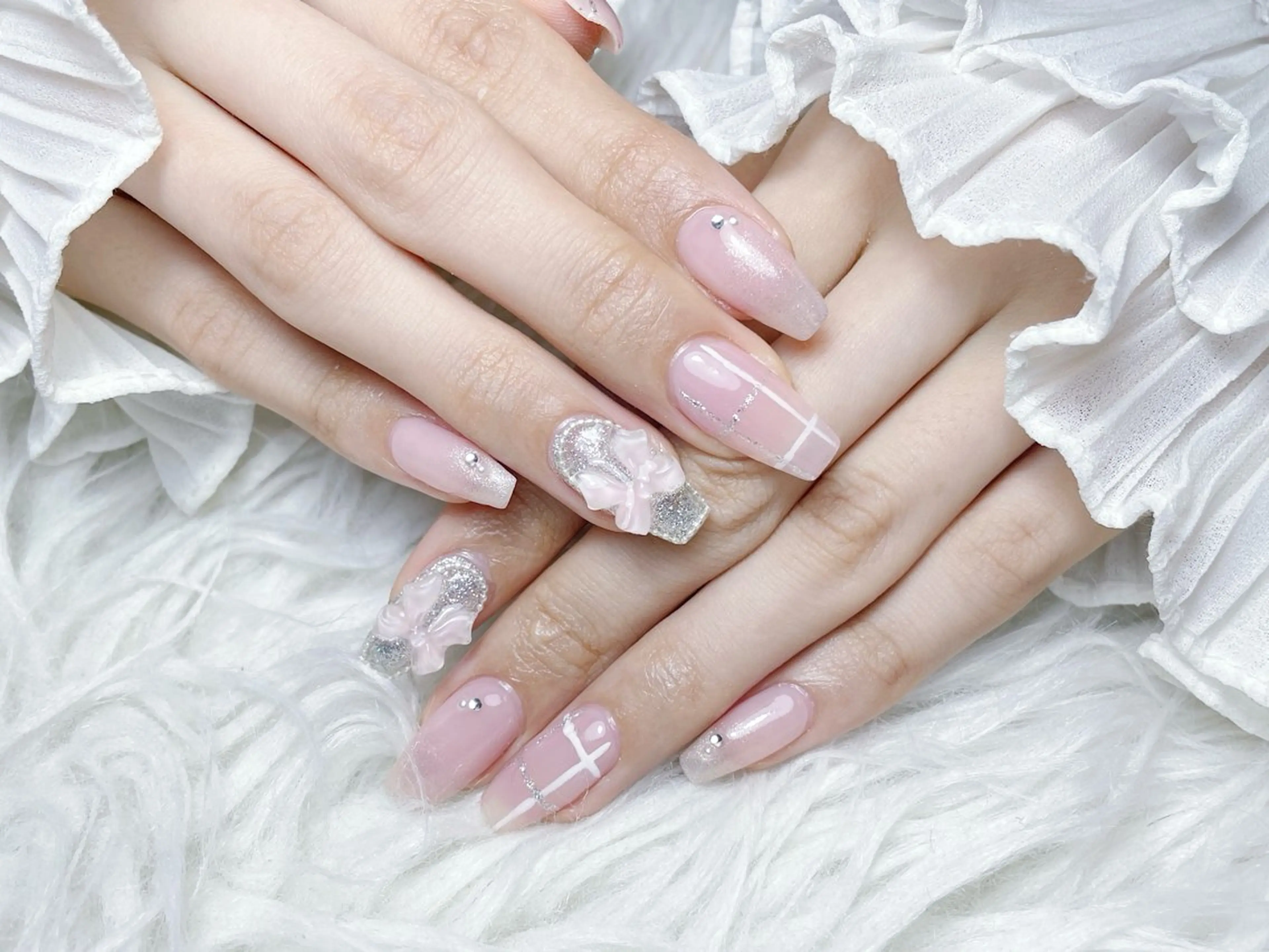 ネイル チークネイル 長さ出し フラワーネイル フレンチネイル ガーリー ハンドネイル ハンドケア NEW NAIL 池袋のネイルデザイン