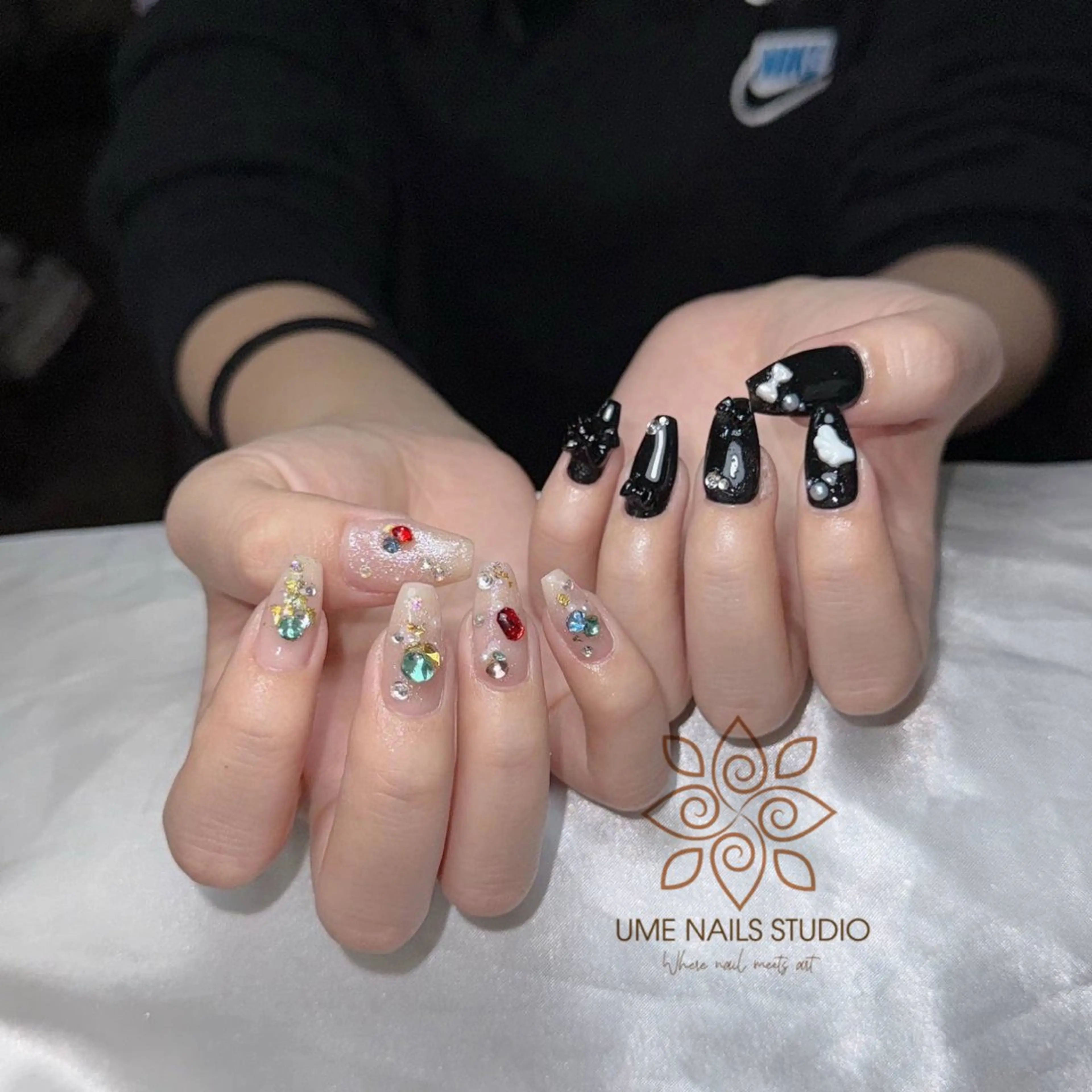 ネイル チークネイル クリアネイル ガーリー キラキラネイル 韓国ネイル ハンドネイル Ume Nail Studioのネイルデザイン
