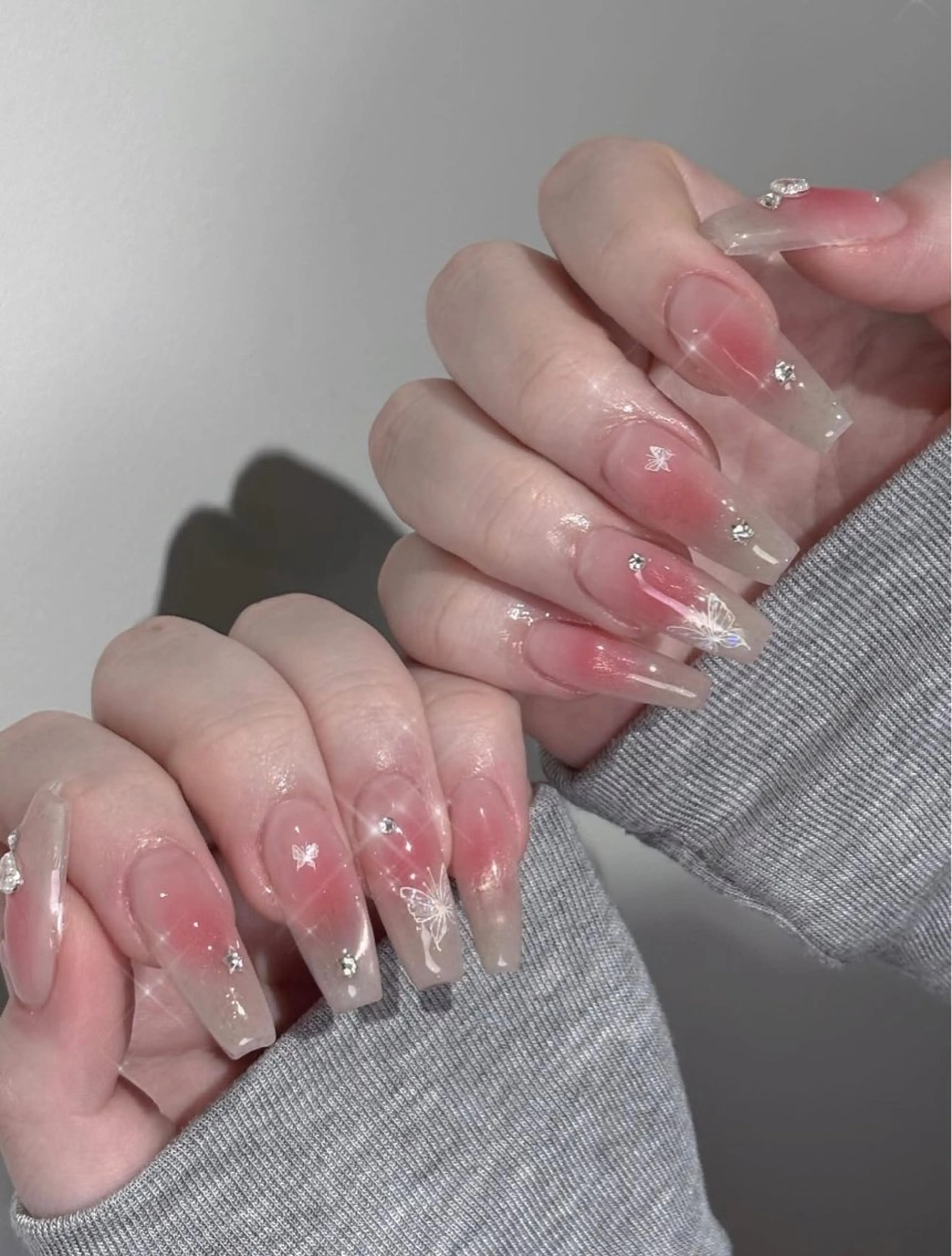 ネイル キラキラネイル マグネットネイル ぷっくりネイル 春ネイル ワンホンネイル ハンドネイル Lyna 池袋のネイルデザイン