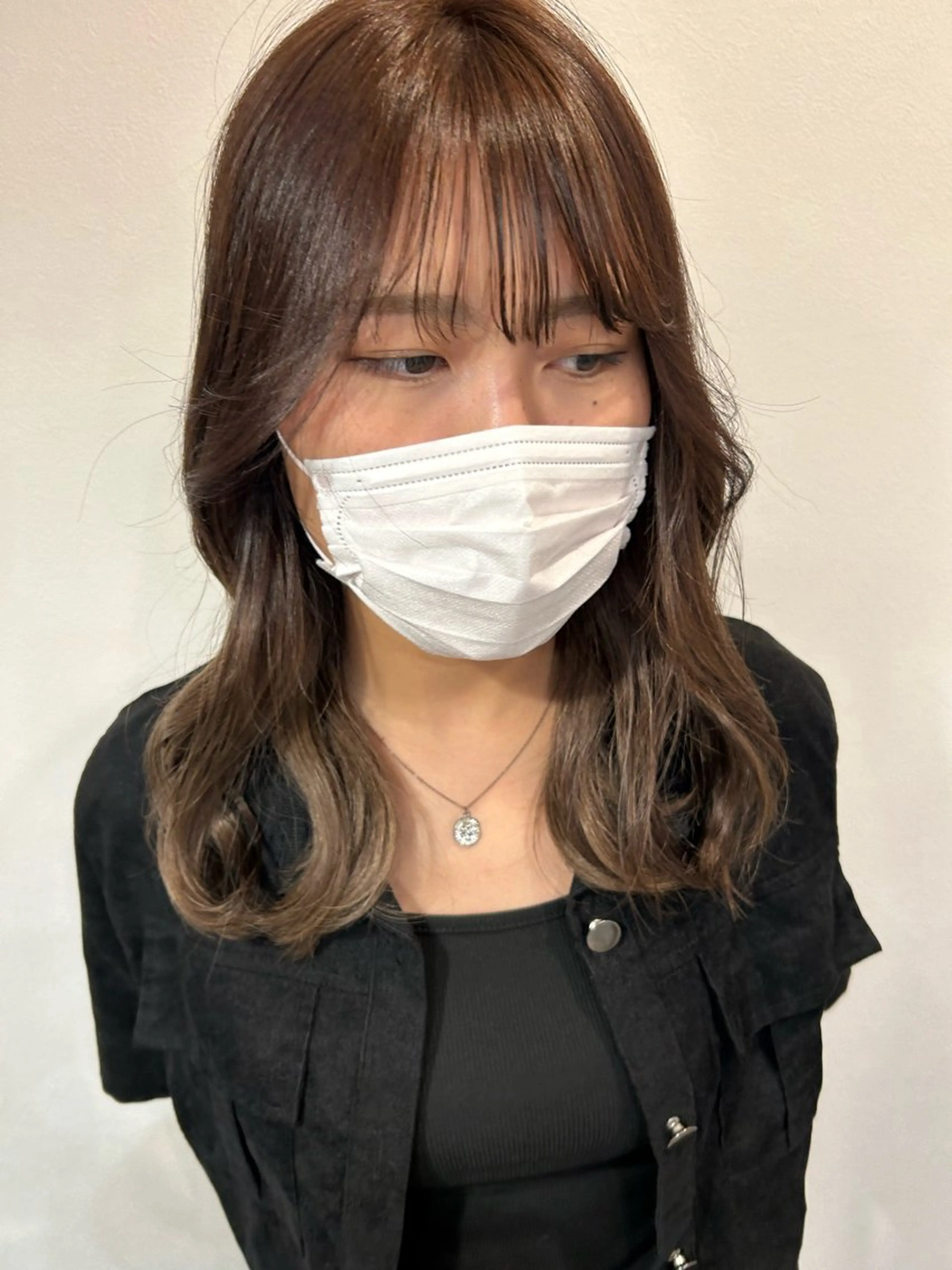 カラー ブリーチ 元永 沙知のヘアスタイル