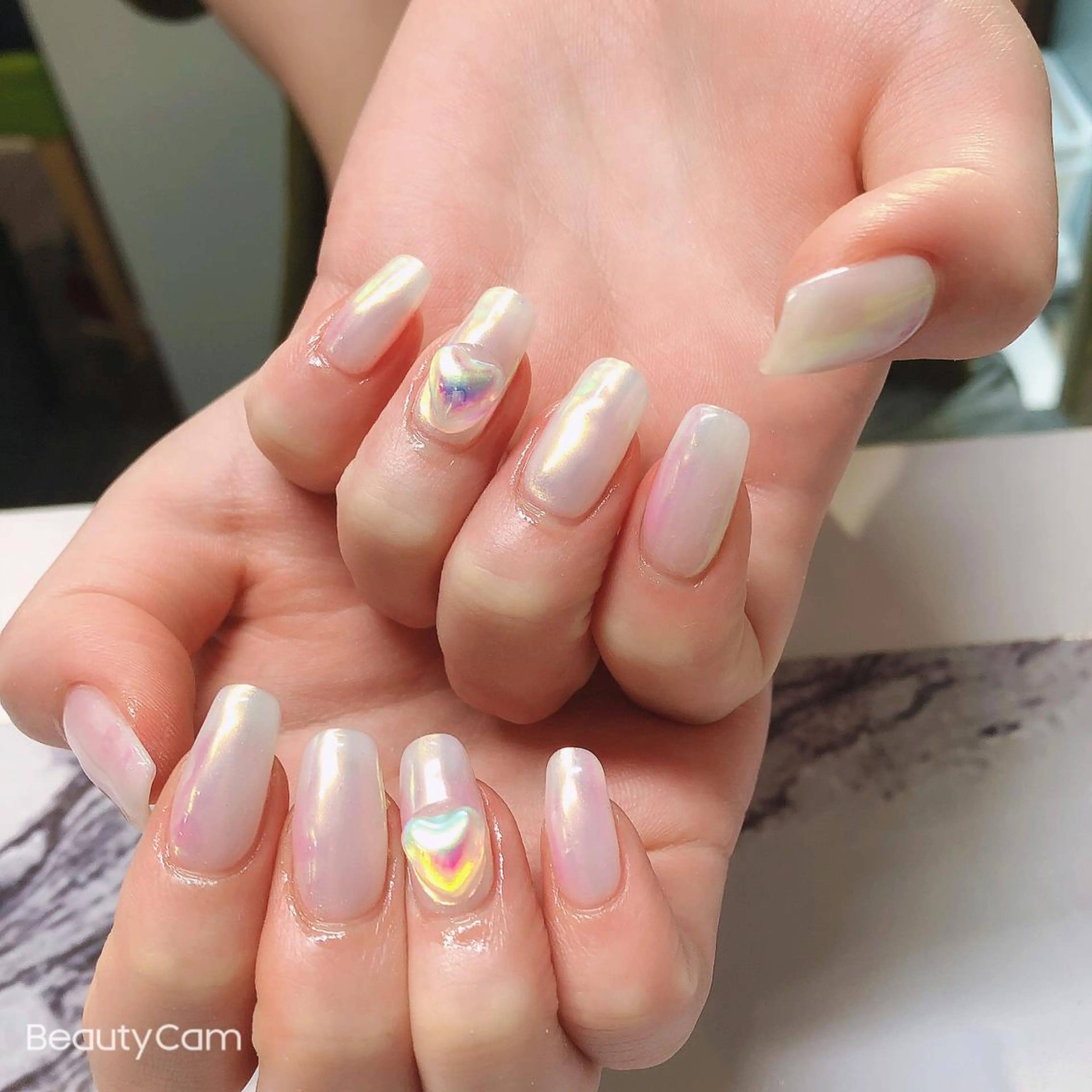 ネイル オーロラネイル ワンカラーネイル ガレンドウ 白澤 愛子のネイルデザイン