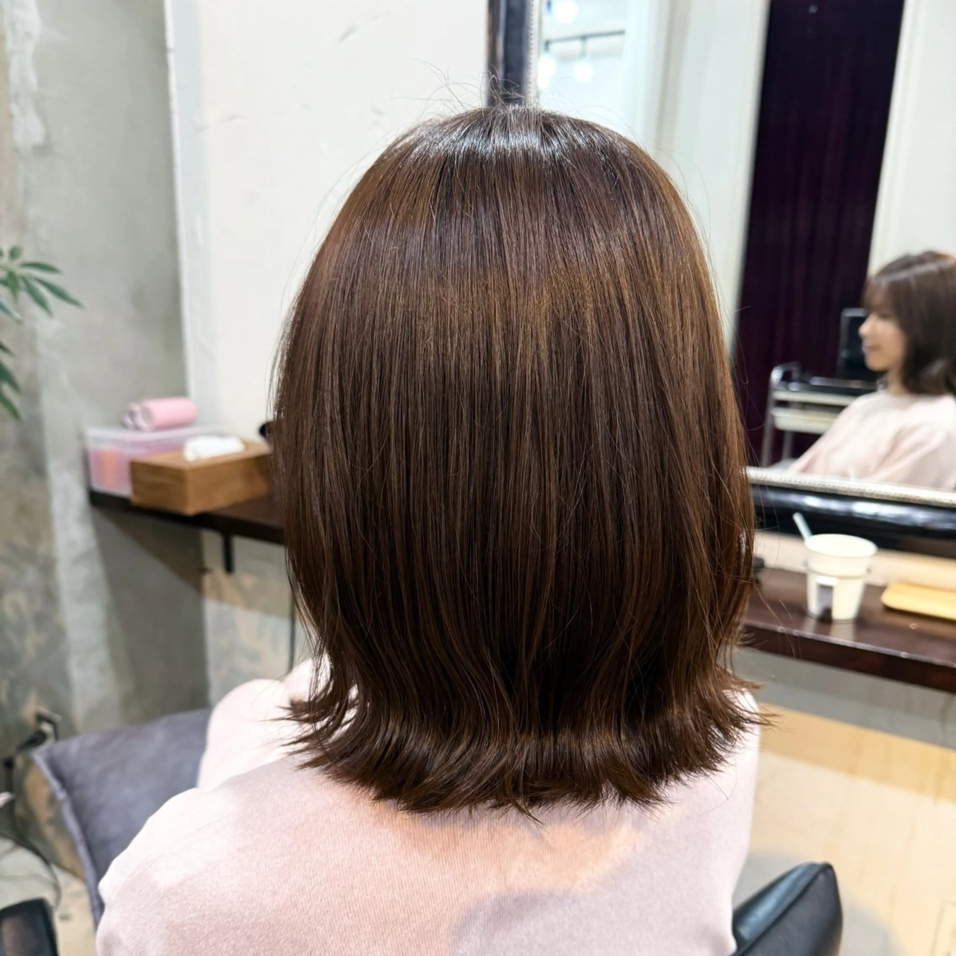 ミディアム カラー ブラウンカラー ショコラブラウン ダークブラウン ヘアカラー トリートメント eTONe所属・三條 朋香のヘアスタイル