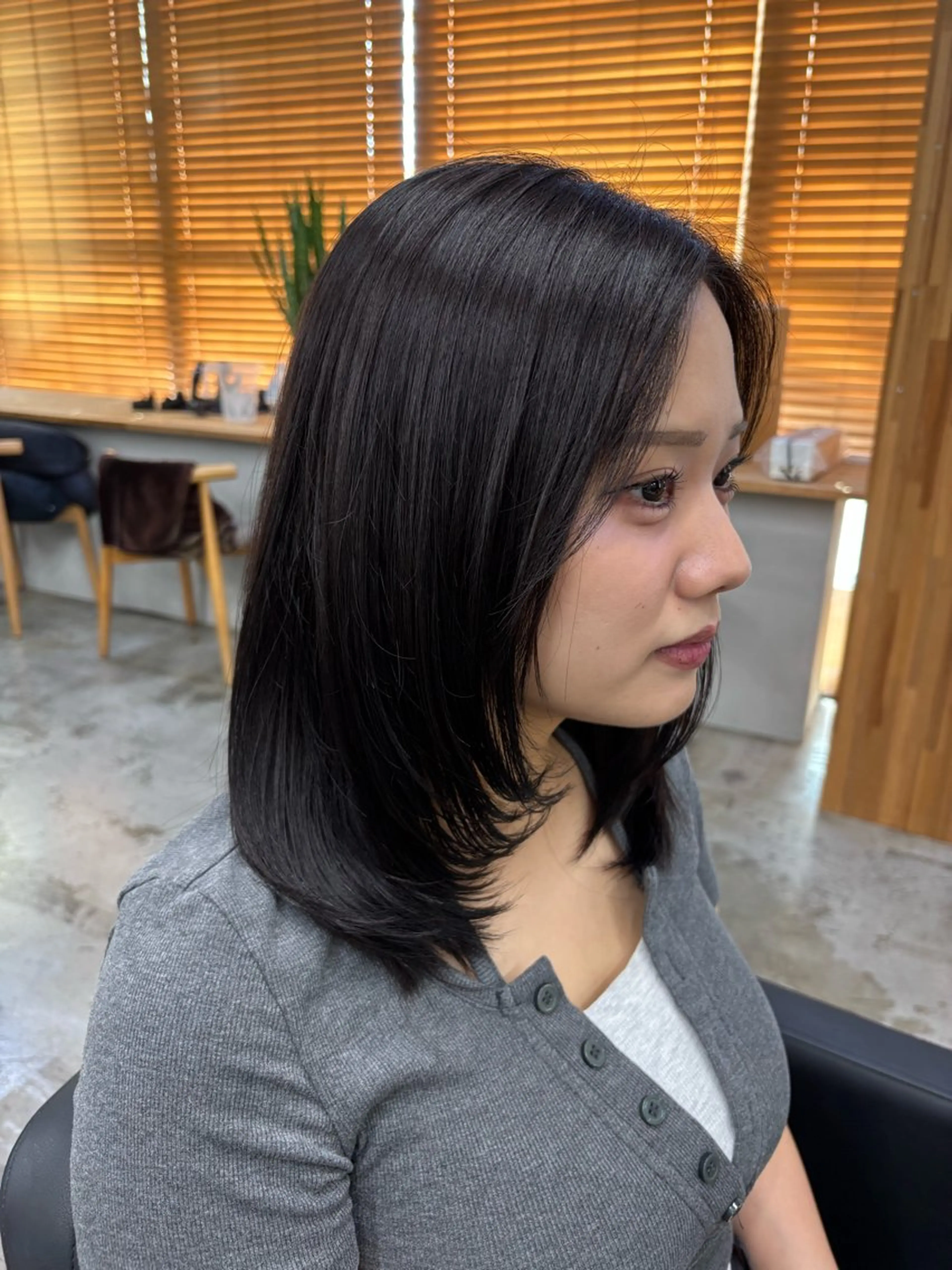 ミディアム mono / Manatoのヘアスタイル