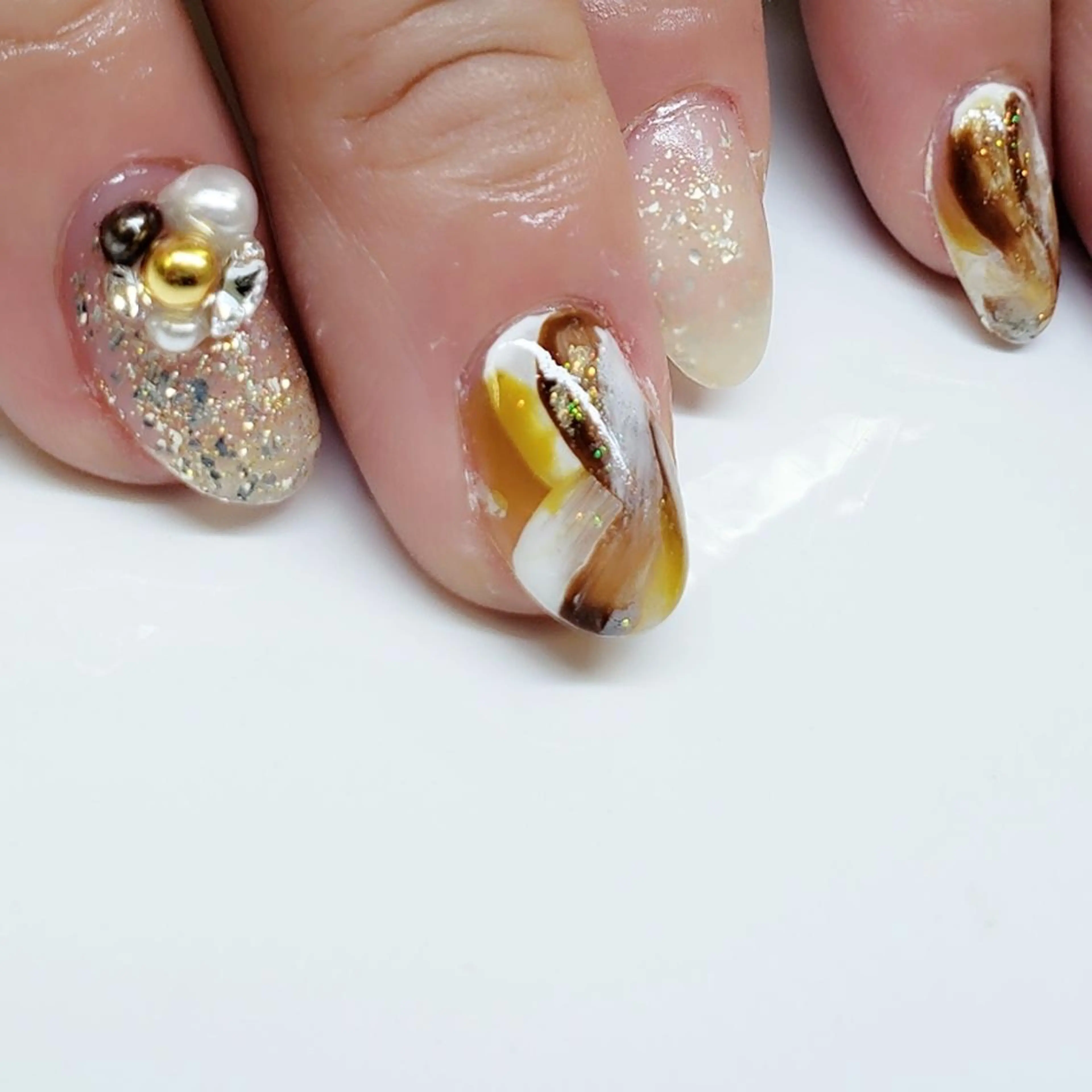 ネイル べっ甲ネイル ニュアンスネイル クロキ 。のネイルデザイン