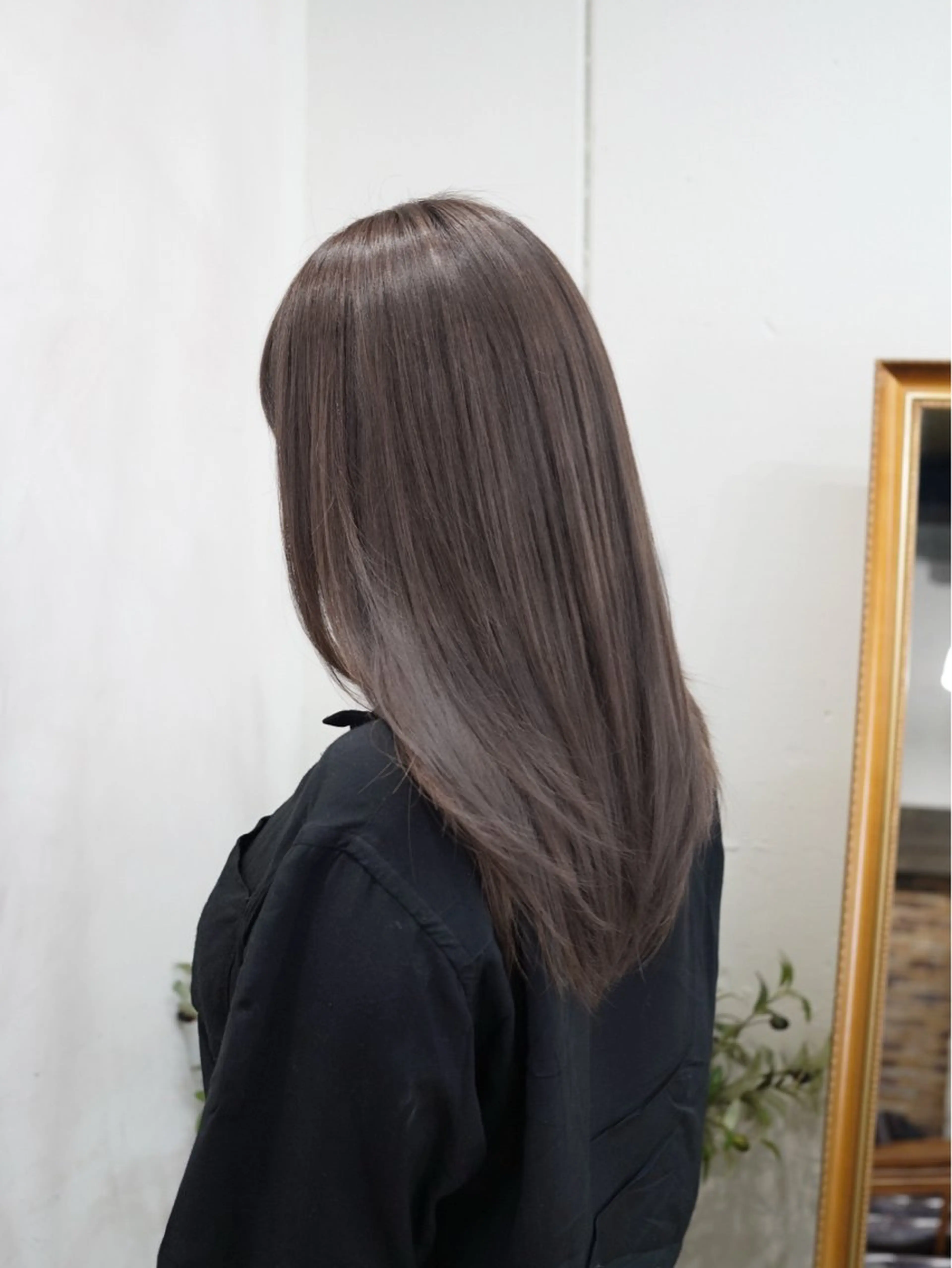 セミロング カラー ヘアカラー トリートメント レイヤーカット/ 艶カラー/みらいのヘアスタイル