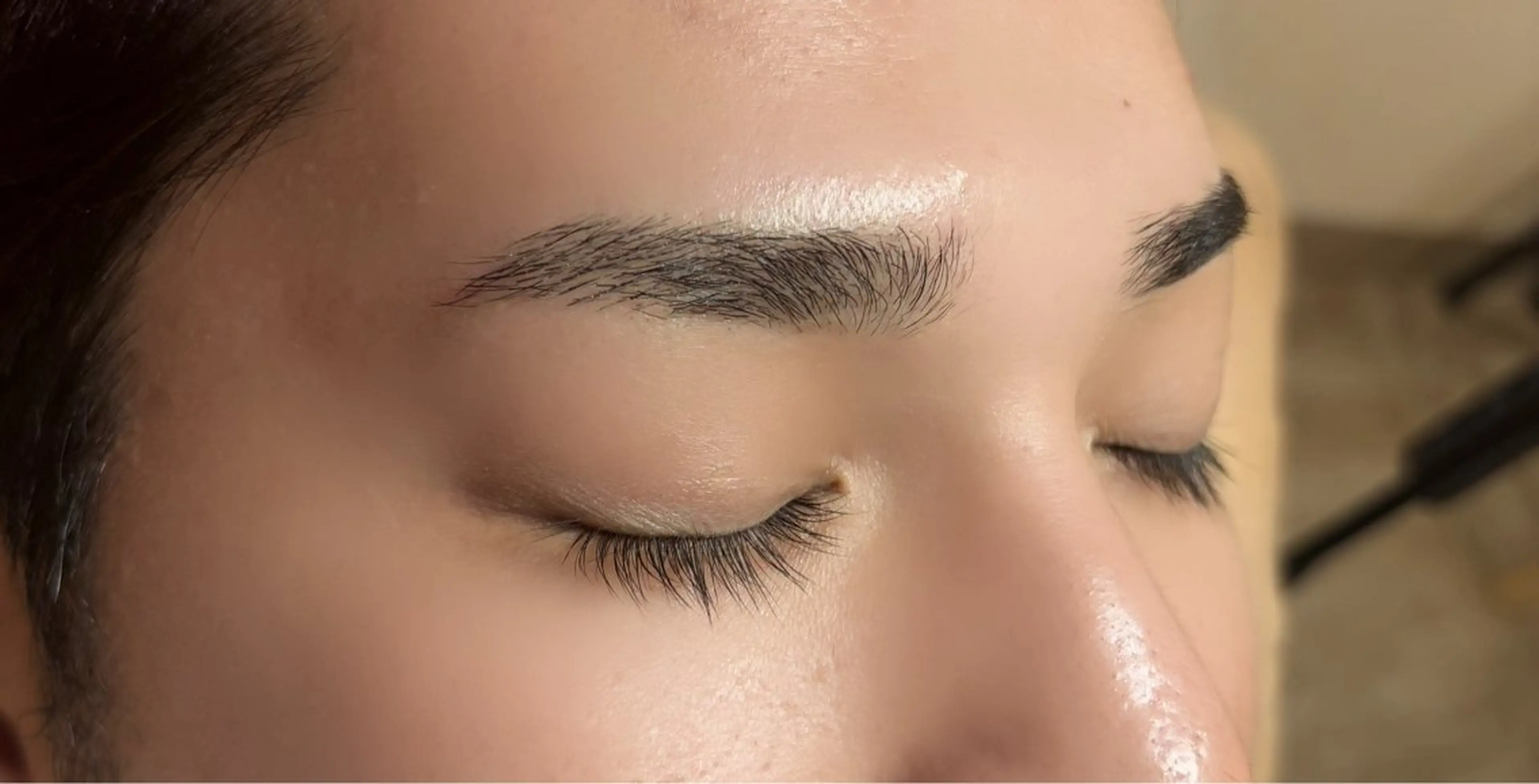 アイブロウ ワックス脱毛 💛LUNELLA MIKU💛のマツエク・マツパデザイン