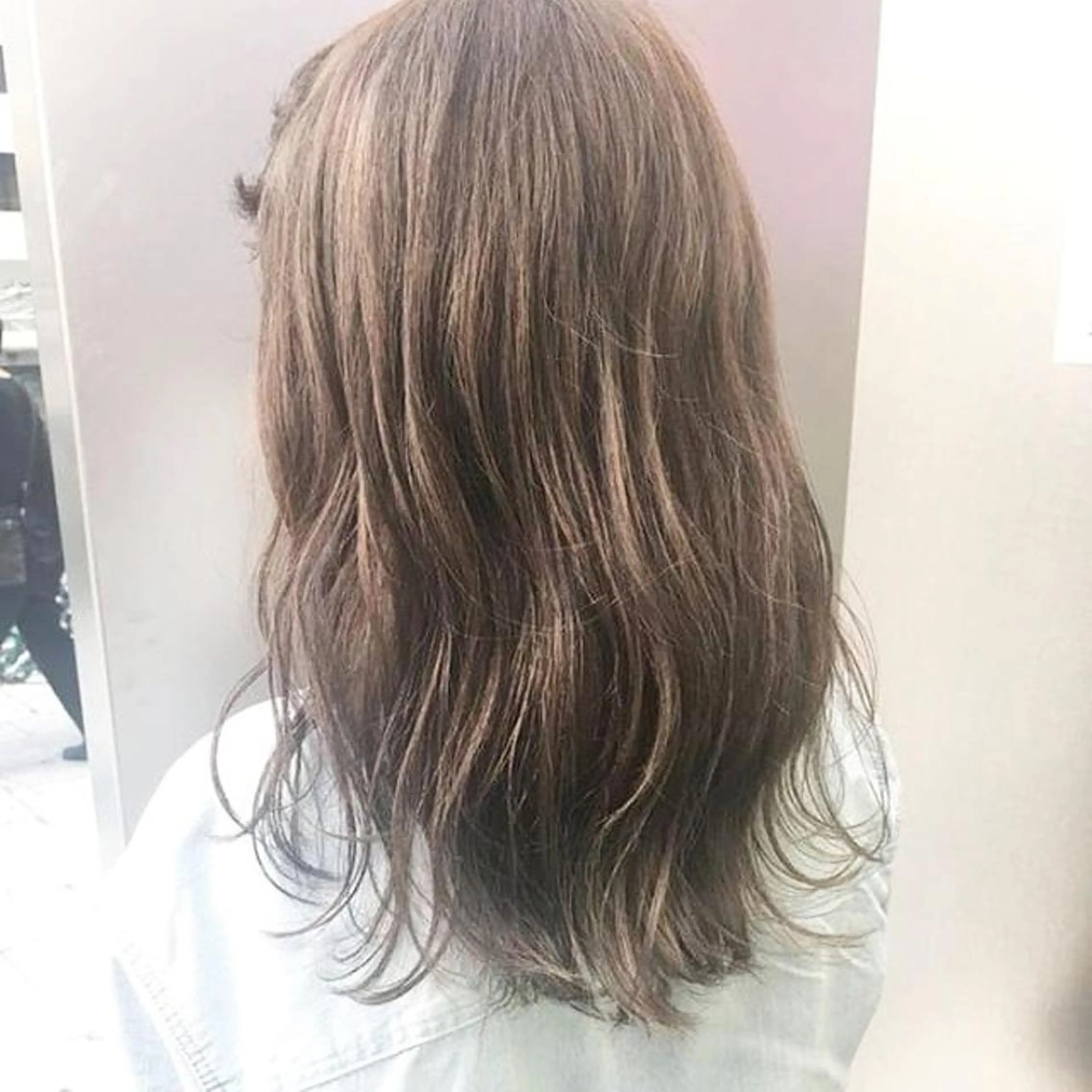 セミロング カラー 透明感カラー 竹内啓太 ボブのヘアスタイル