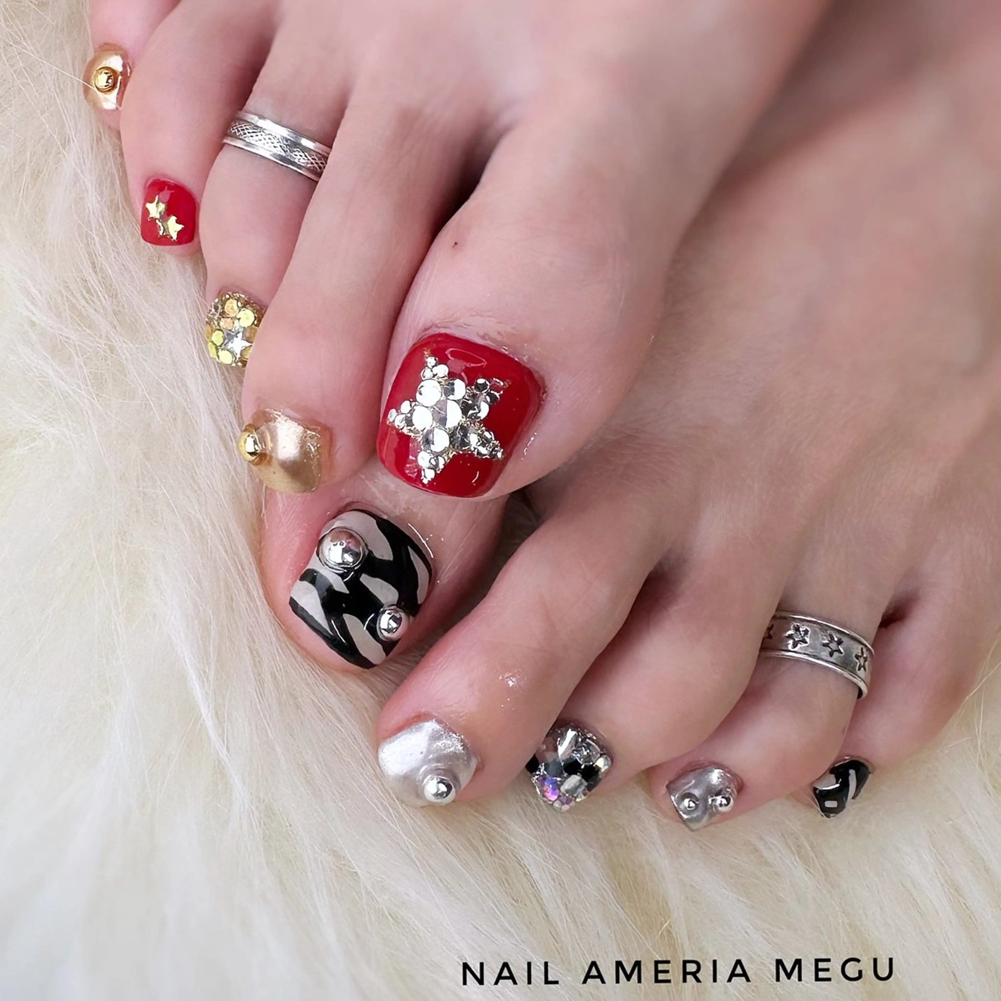 ネイル アートネイル ストーンネイル フットネイル Nail ameria megu所属・ameria meguのネイルデザイン