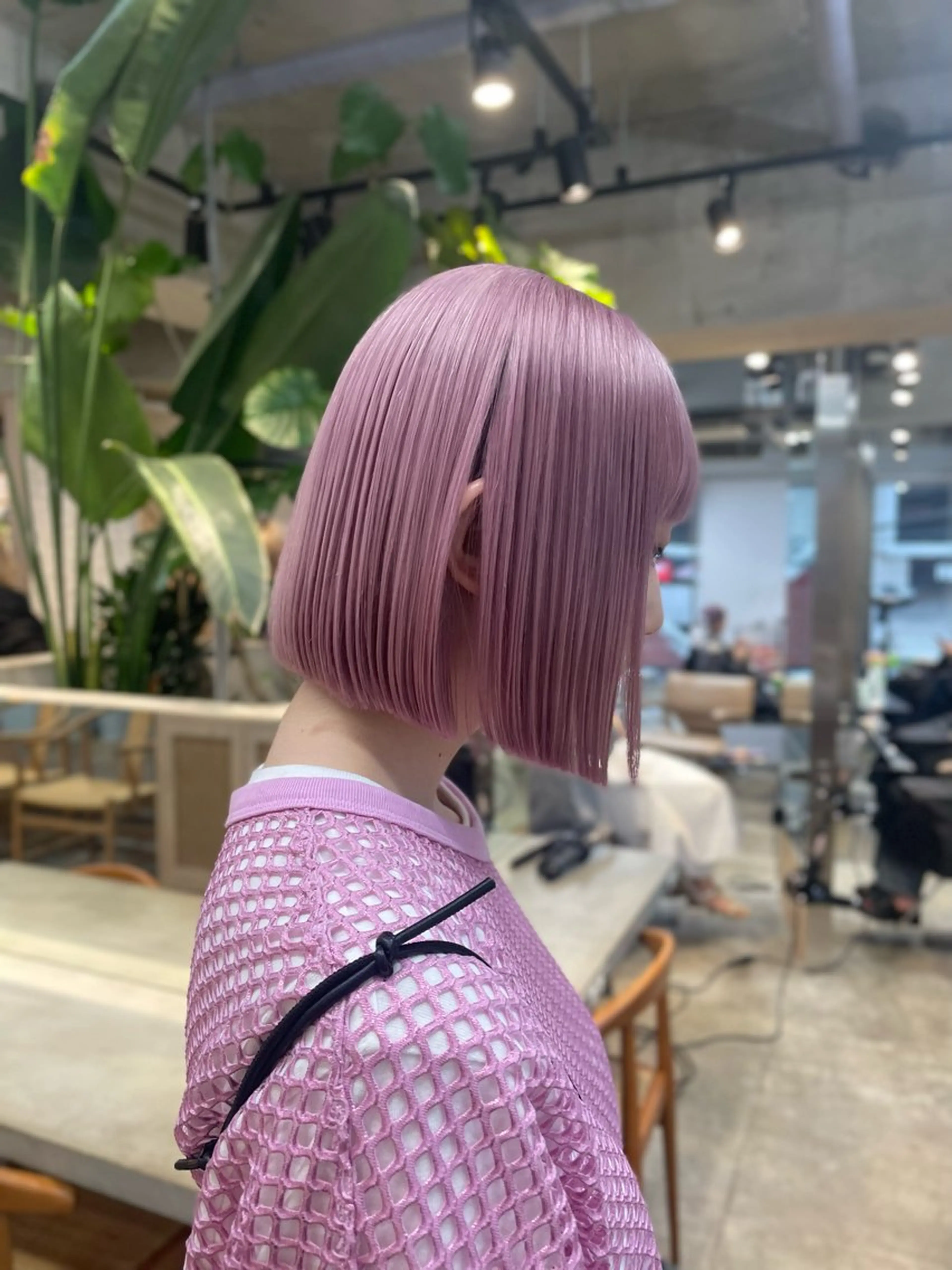 ショート ⭐ハイトーンブリーチ ミルクティーピンクのヘアスタイル