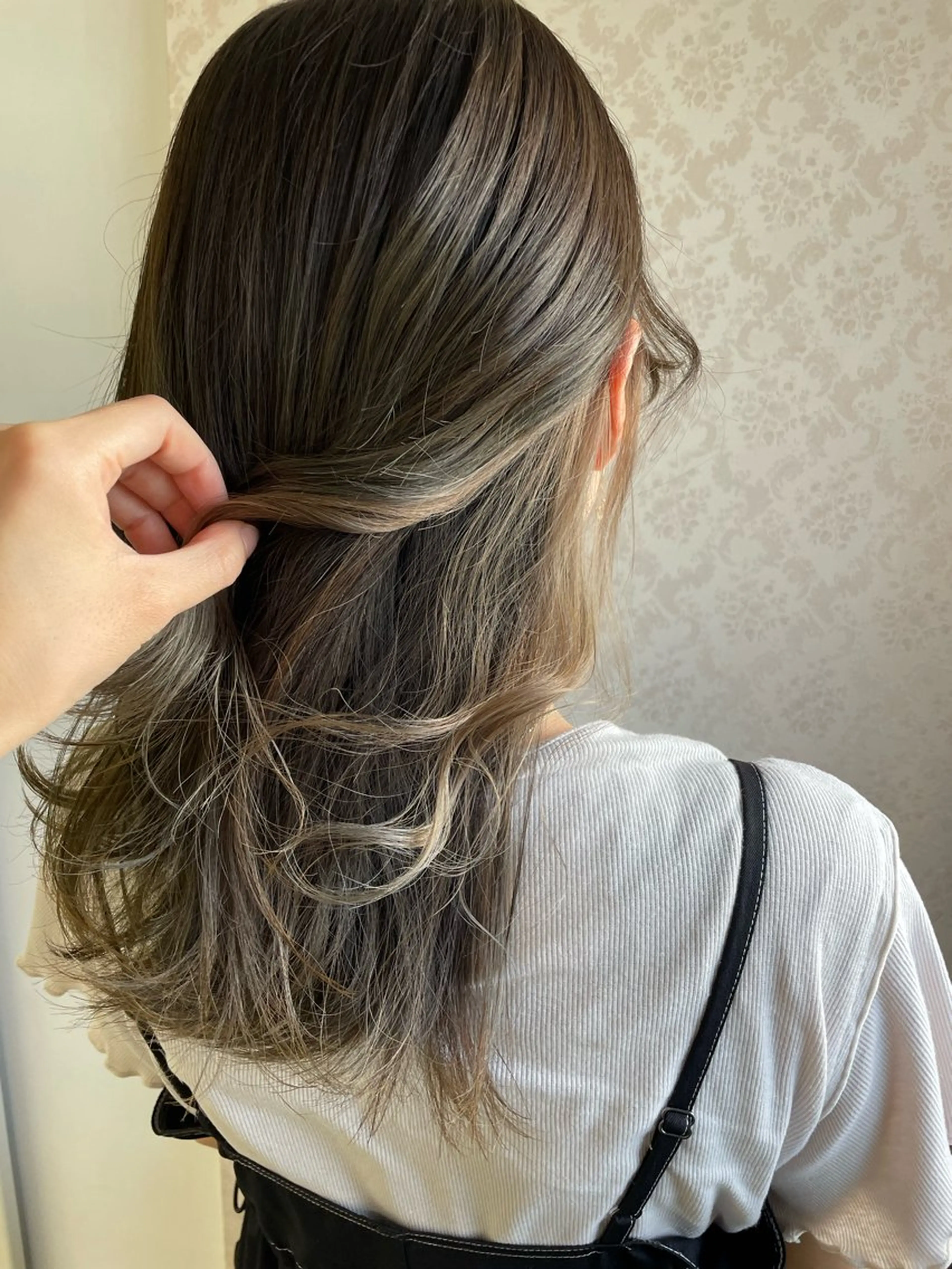 ロング カラー ヒヨシ ルナのヘアスタイル