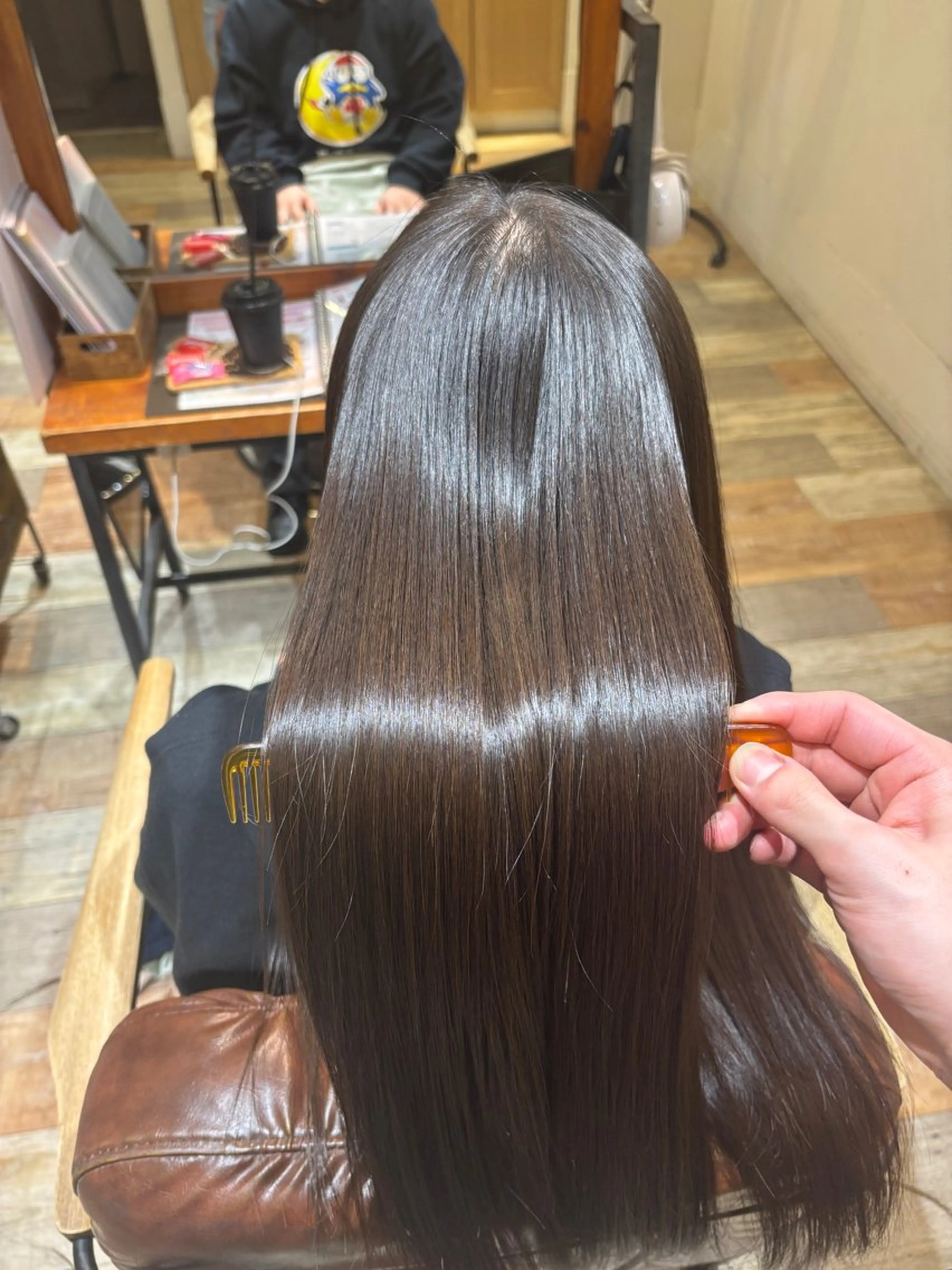 セミロング カット トリートメント ブリーチなしカラー 美髪矯正・清水天空のヘアスタイル