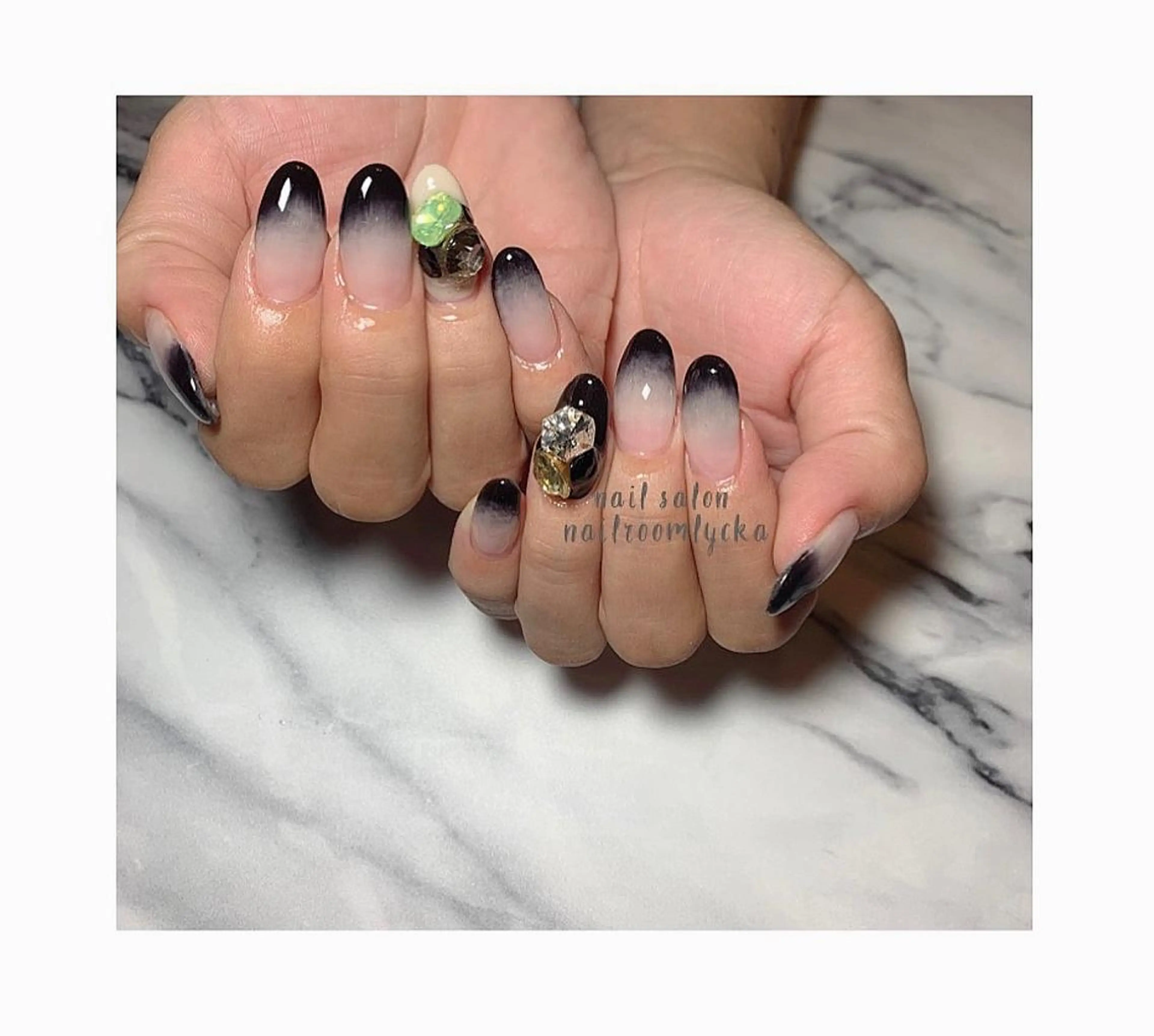 ネイル ﾈｲﾙﾙｰﾑﾘｯｶ 𝐦𝐚𝐲𝐮のネイルデザイン