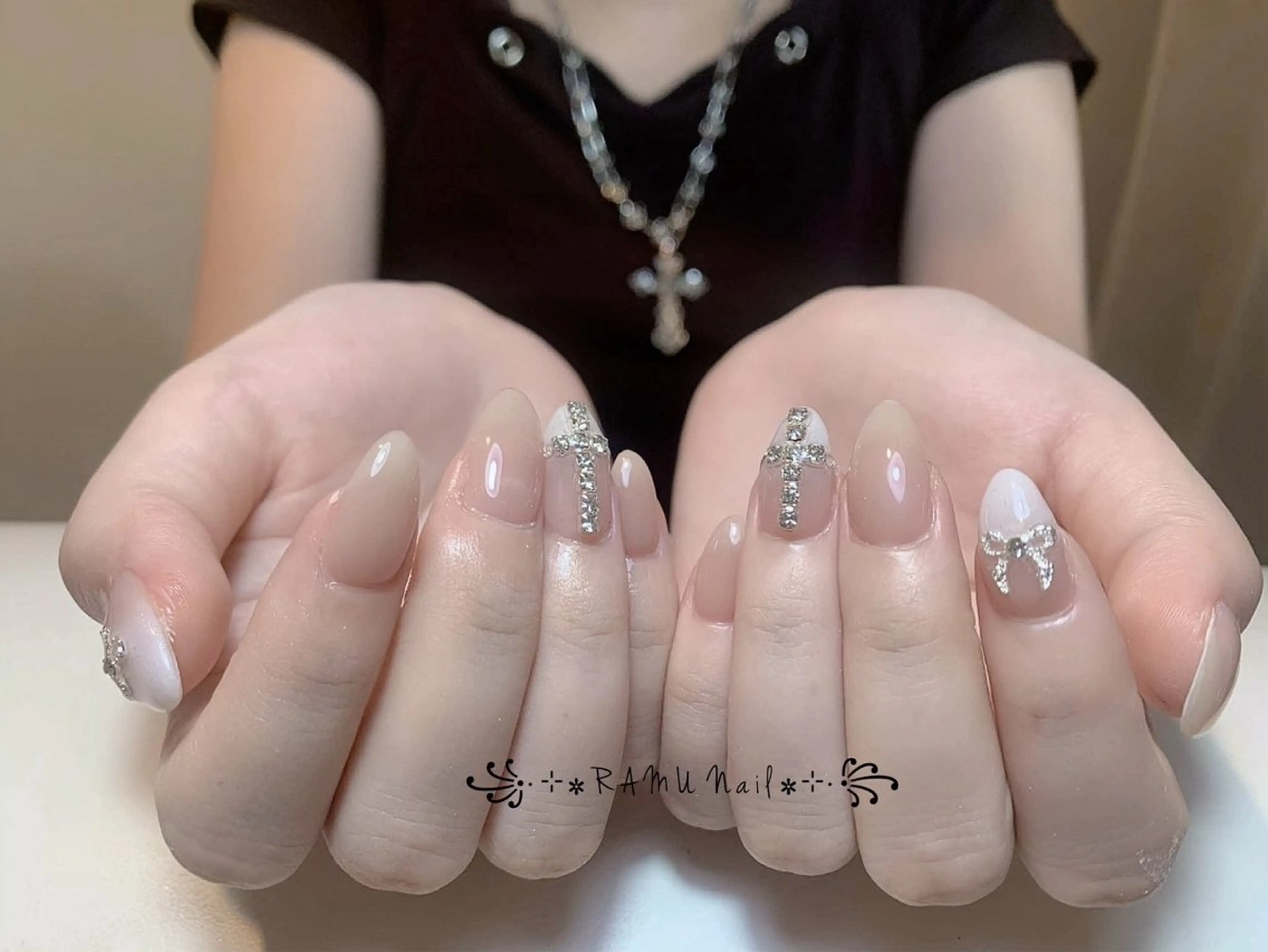 ネイル キラキラネイル マグネットネイル ミラーネイル ピンク ワンホンネイル ハンドネイル RAMU Nail 恵比寿店のネイルデザイン