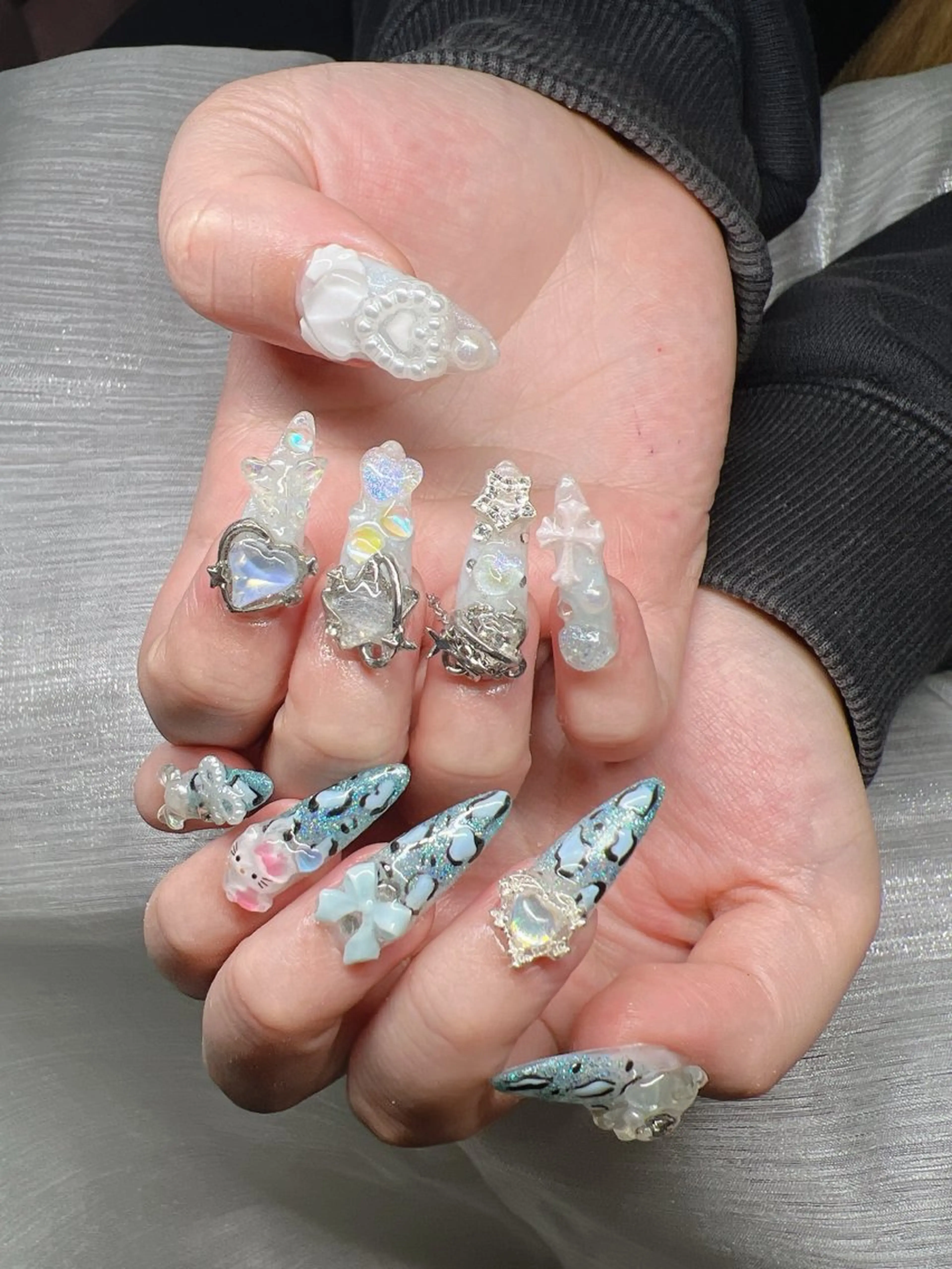 ネイル オーロラネイル チークネイル 長さ出し フットネイル フレンチネイル ハンドネイル Lee Nailsのネイルデザイン