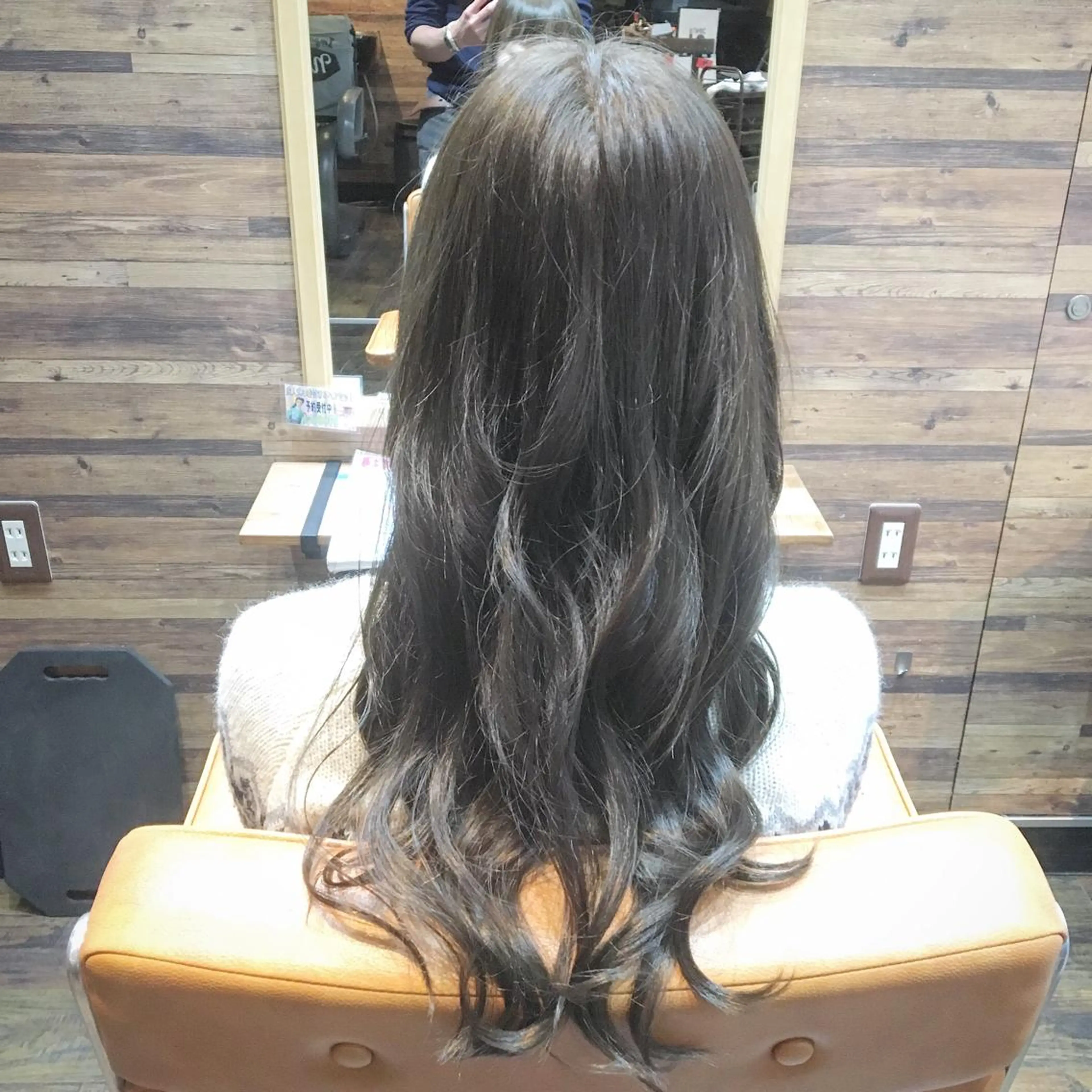 ロング カラー ブリーチ グレージュ 川名 充✂️のヘアスタイル