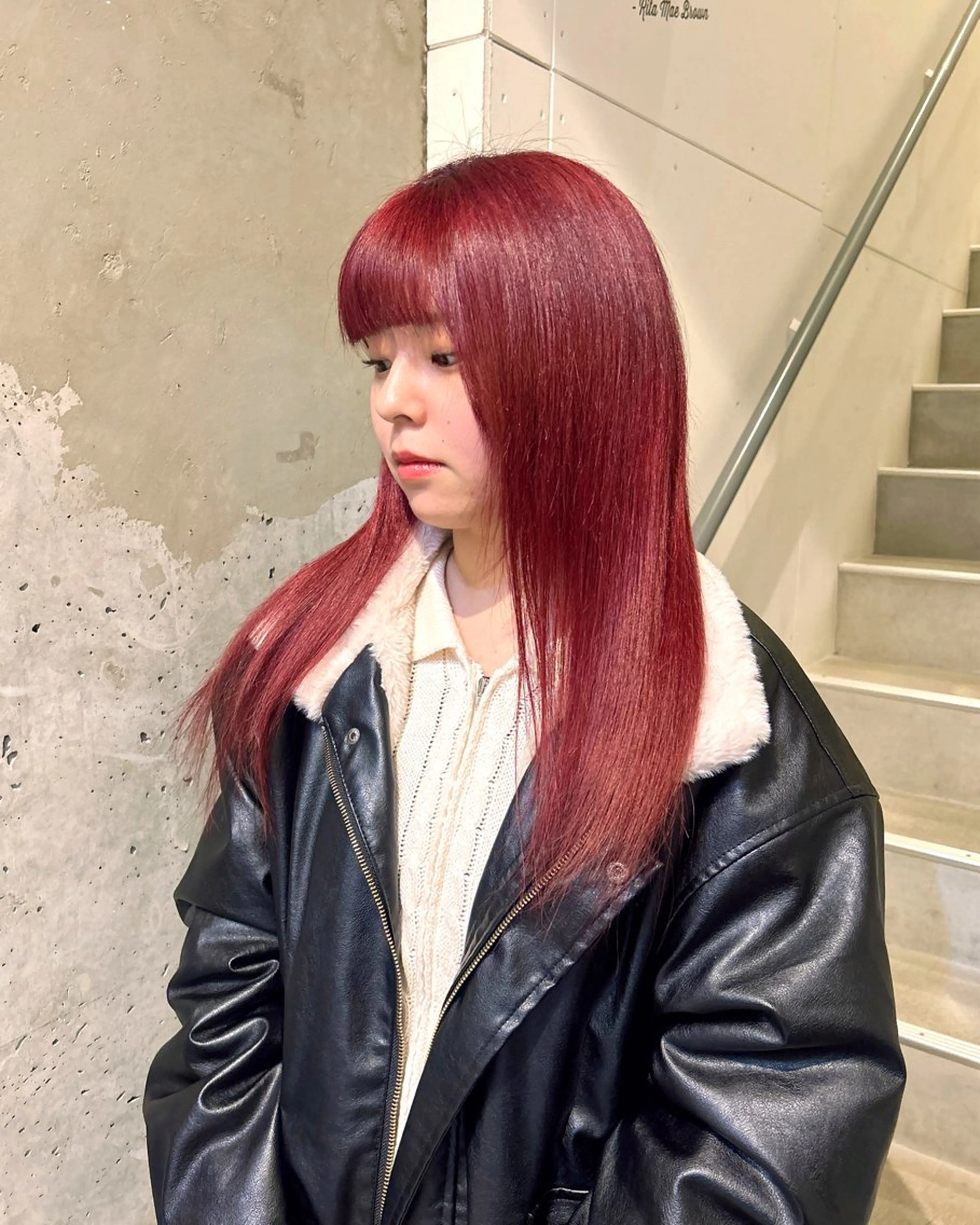 セミロング カラー ブリーチ レッドカラー ryo yaのヘアスタイル