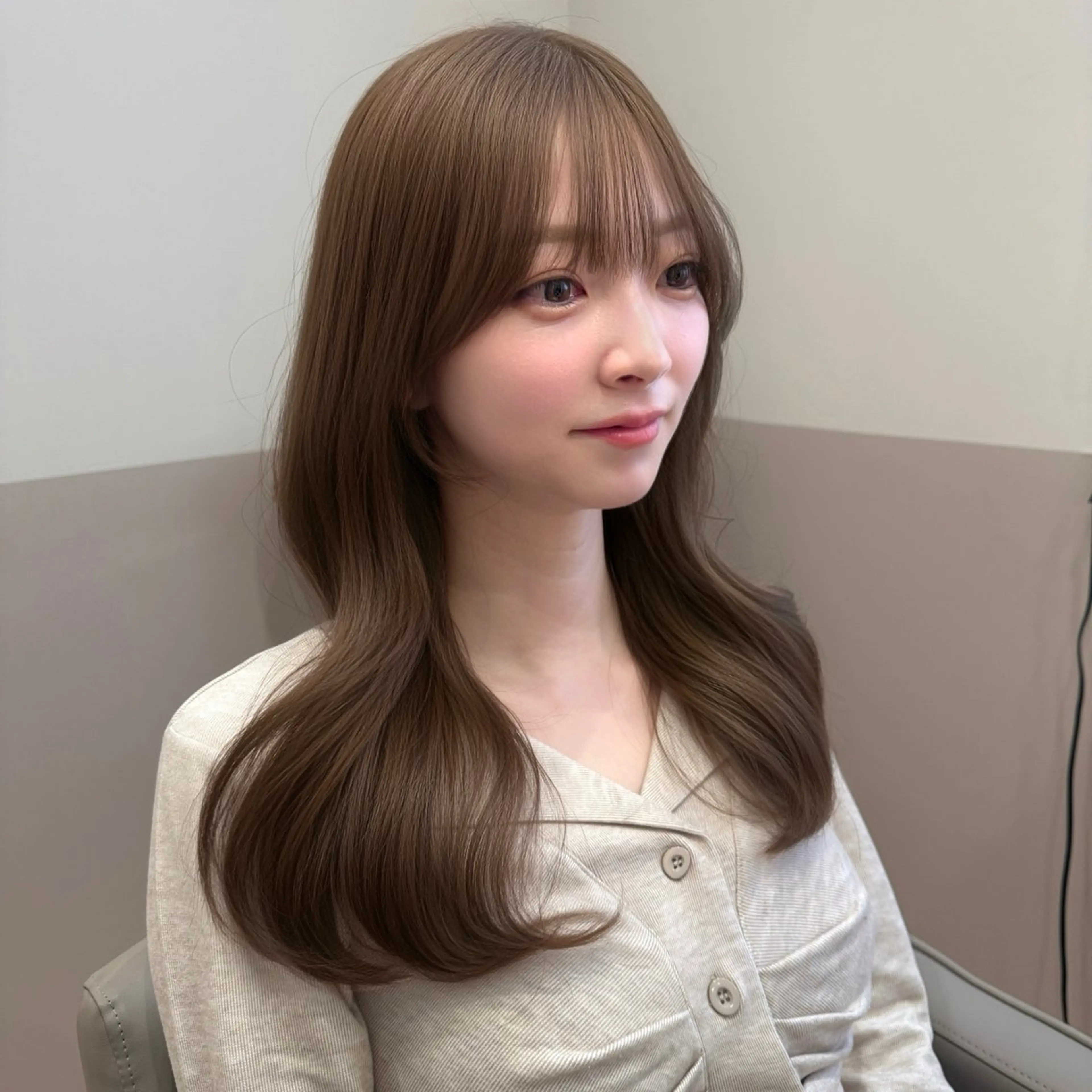 セミロング カラー カット ヘアカラー トリートメント 🎀レイヤー×透明感 ×髪質改善🎀米田のヘアスタイル