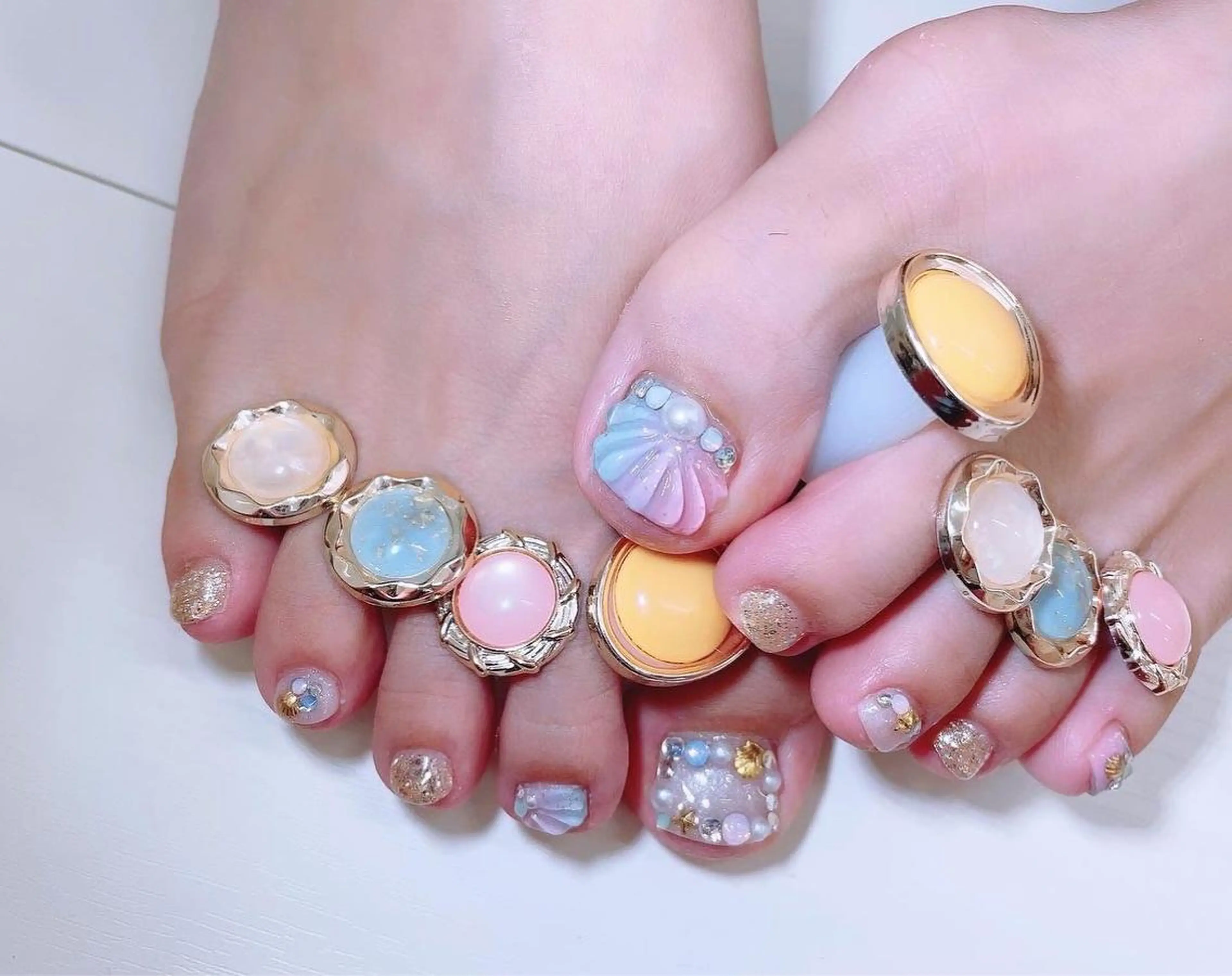 ネイル フットネイル ジェルネイル グラデーション ハードジェル キラキラネイル Lilas Nailのネイルデザイン