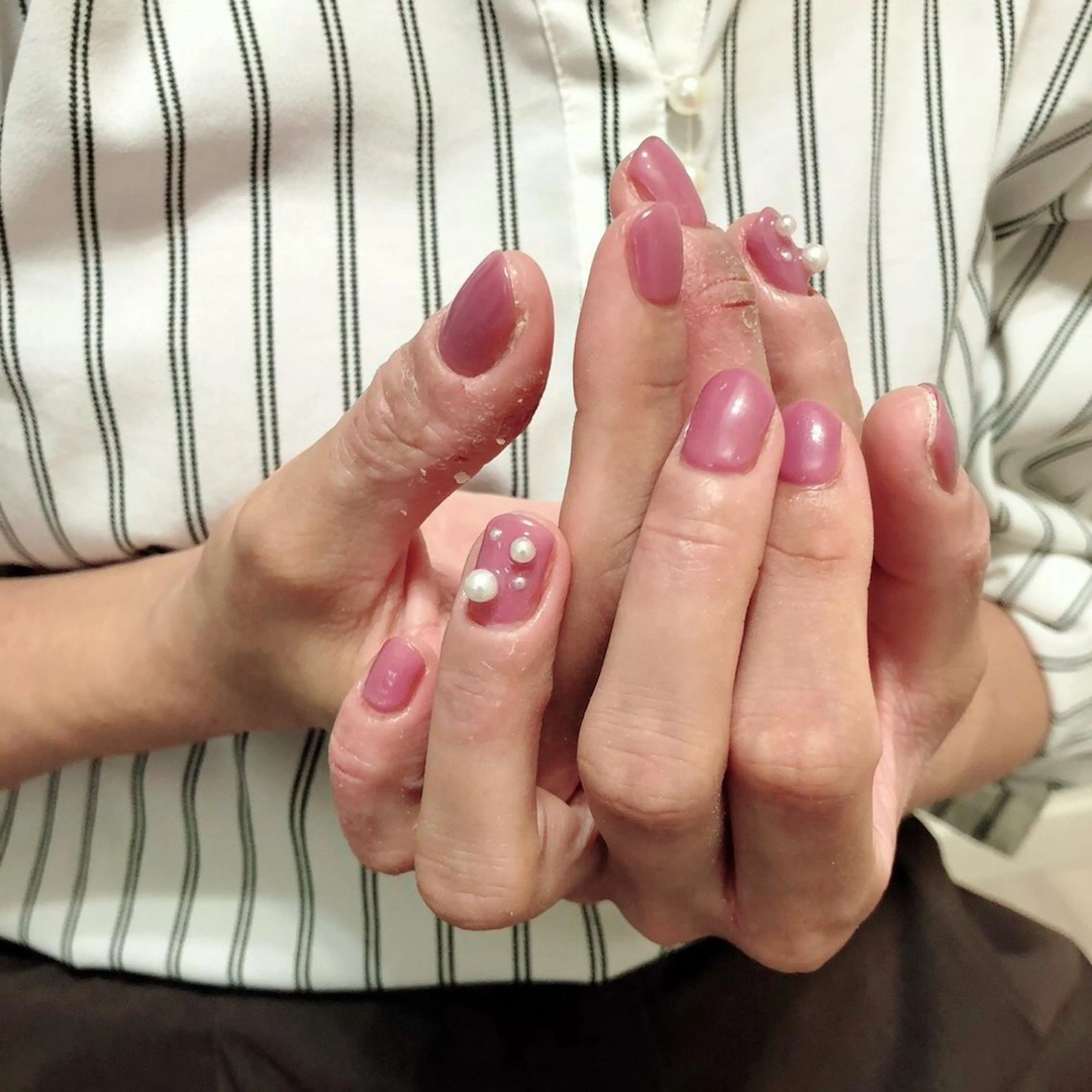 ネイル アートネイル ボルドー ニュアンスネイル ワンカラーネイル 夏ネイル ハンドネイル ere beauty nailのネイルデザイン