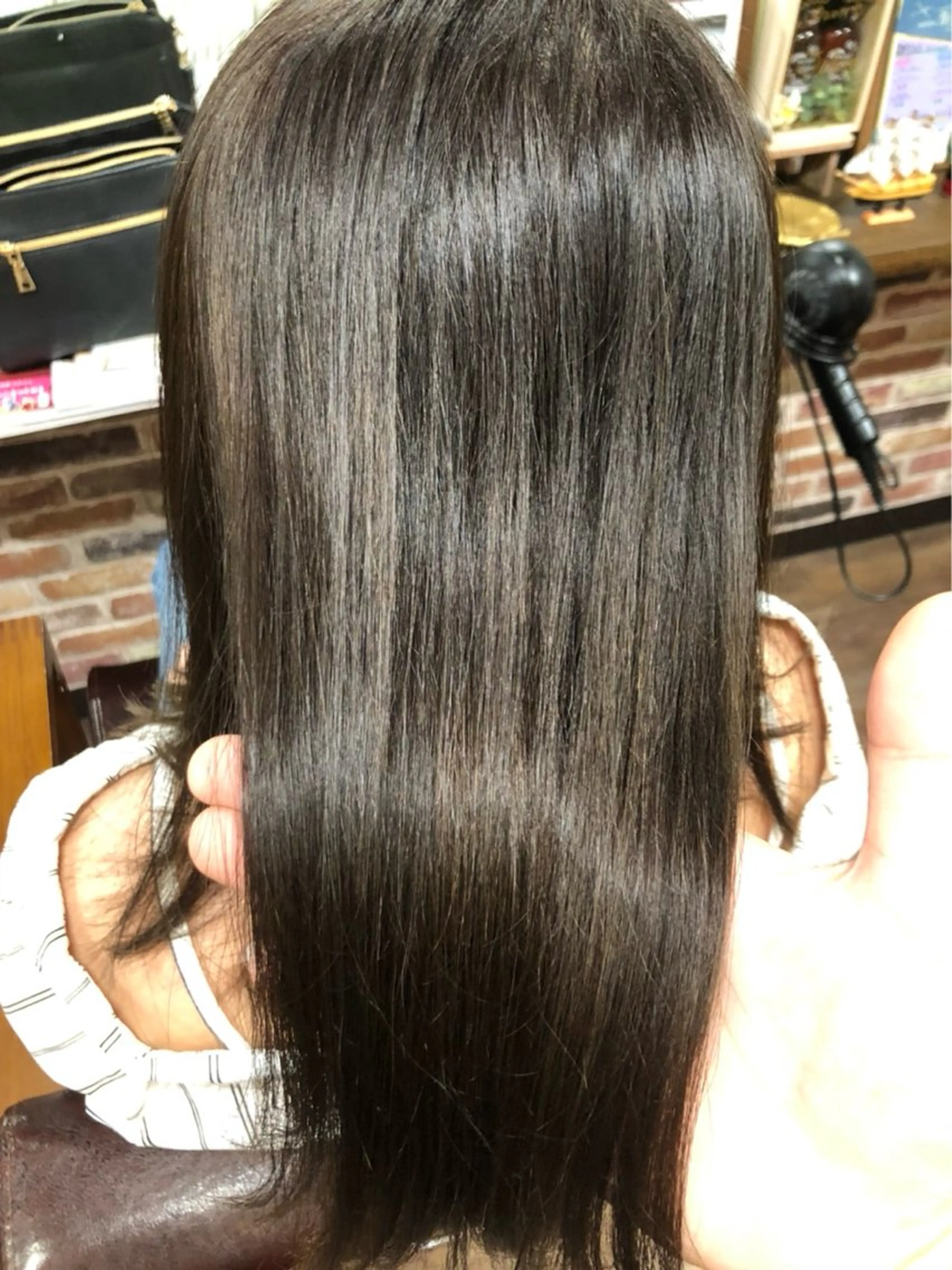 セミロング パーマ くせ毛 縮毛矯正 トリートメント ストレートパーマ 🌴 NALUスタイ リストおKIKU🏄のヘアスタイル