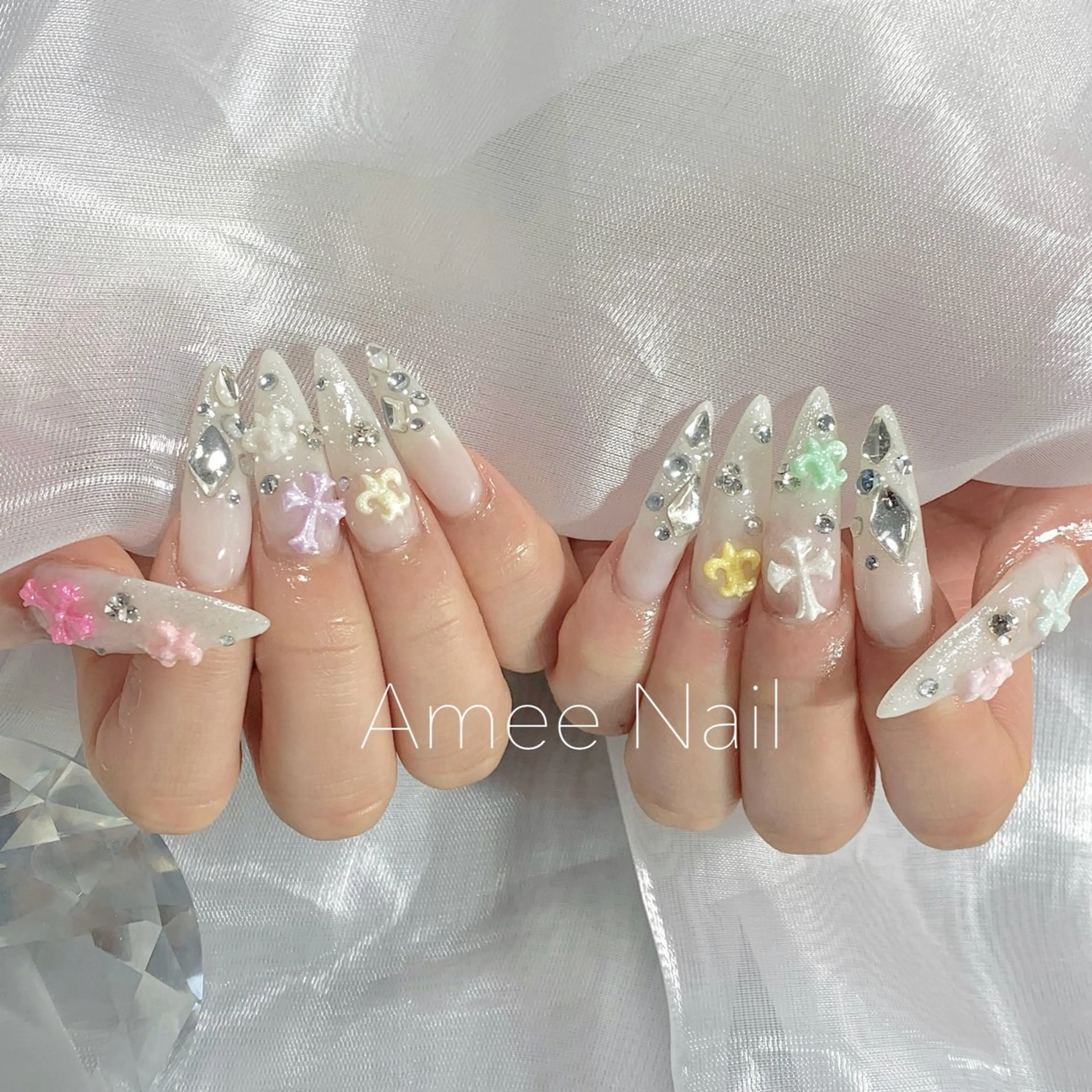 ネイル 成人式 ロングネイル マグネットネイル 大理石ネイル(マーブル) リボン ハンドネイル Amee Nail Salonのネイルデザイン
