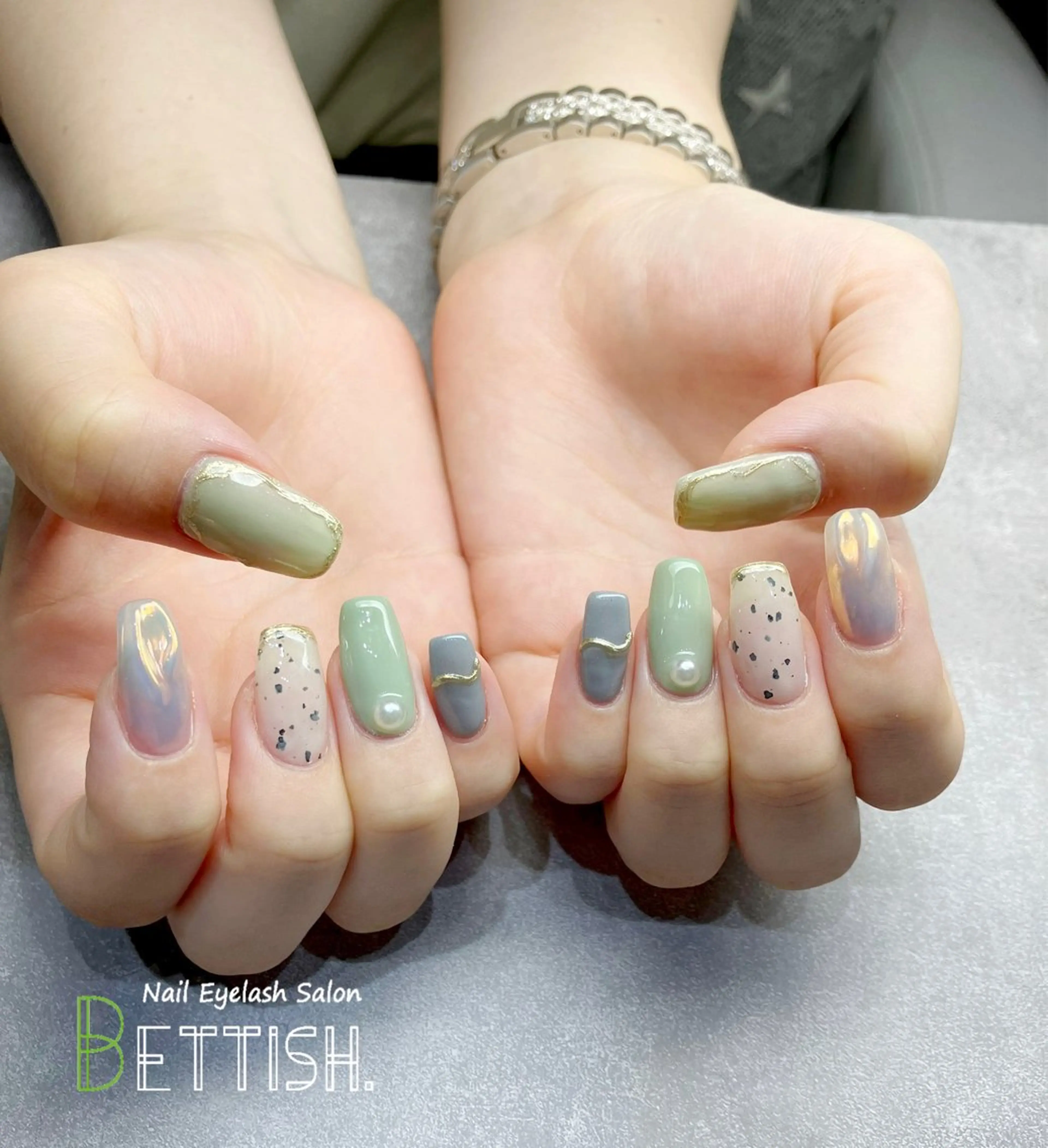 ネイル グリーン BETTISH. KUMIKO☺︎︎のネイルデザイン