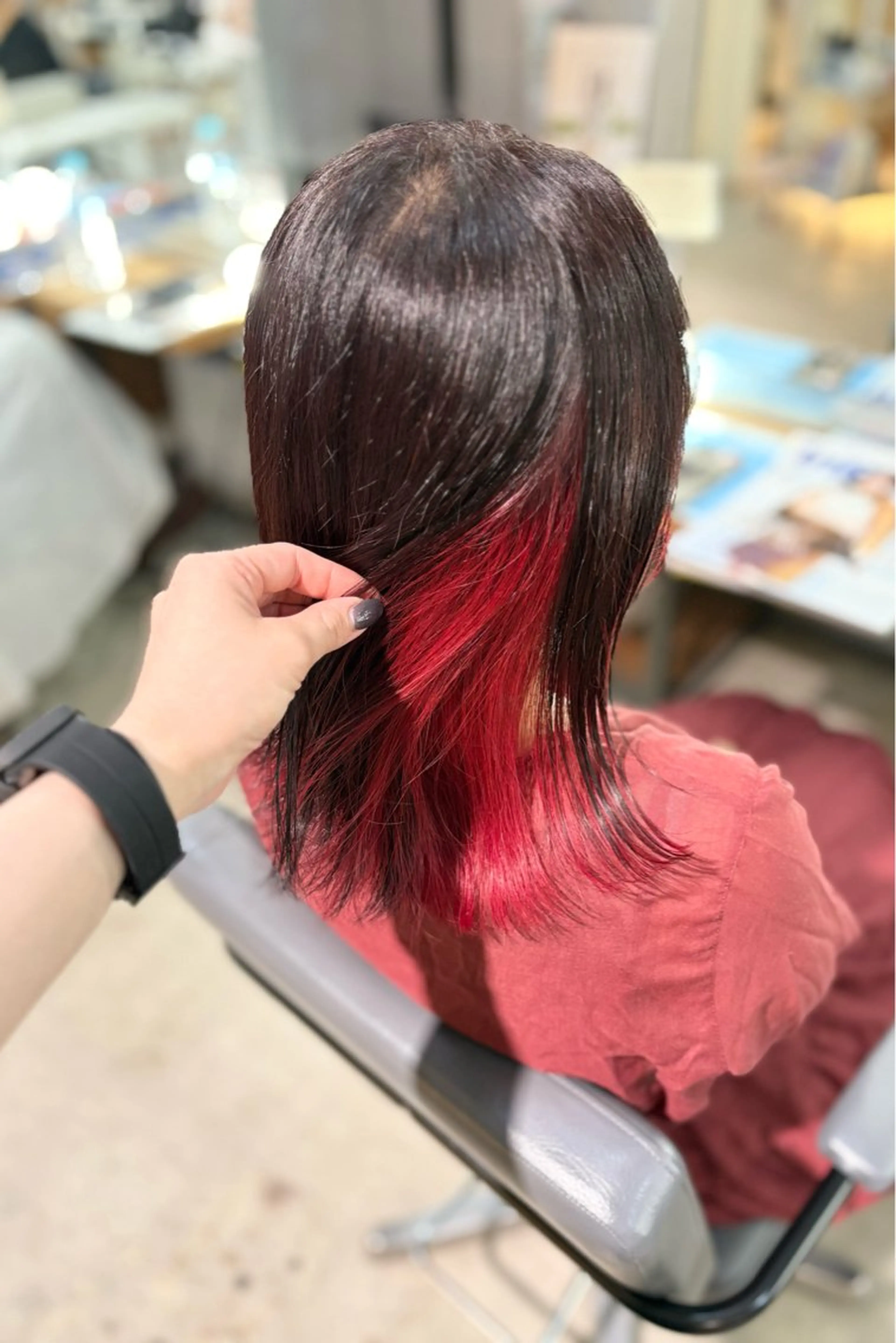 ミディアム カラー 菊地 紗矢のヘアスタイル