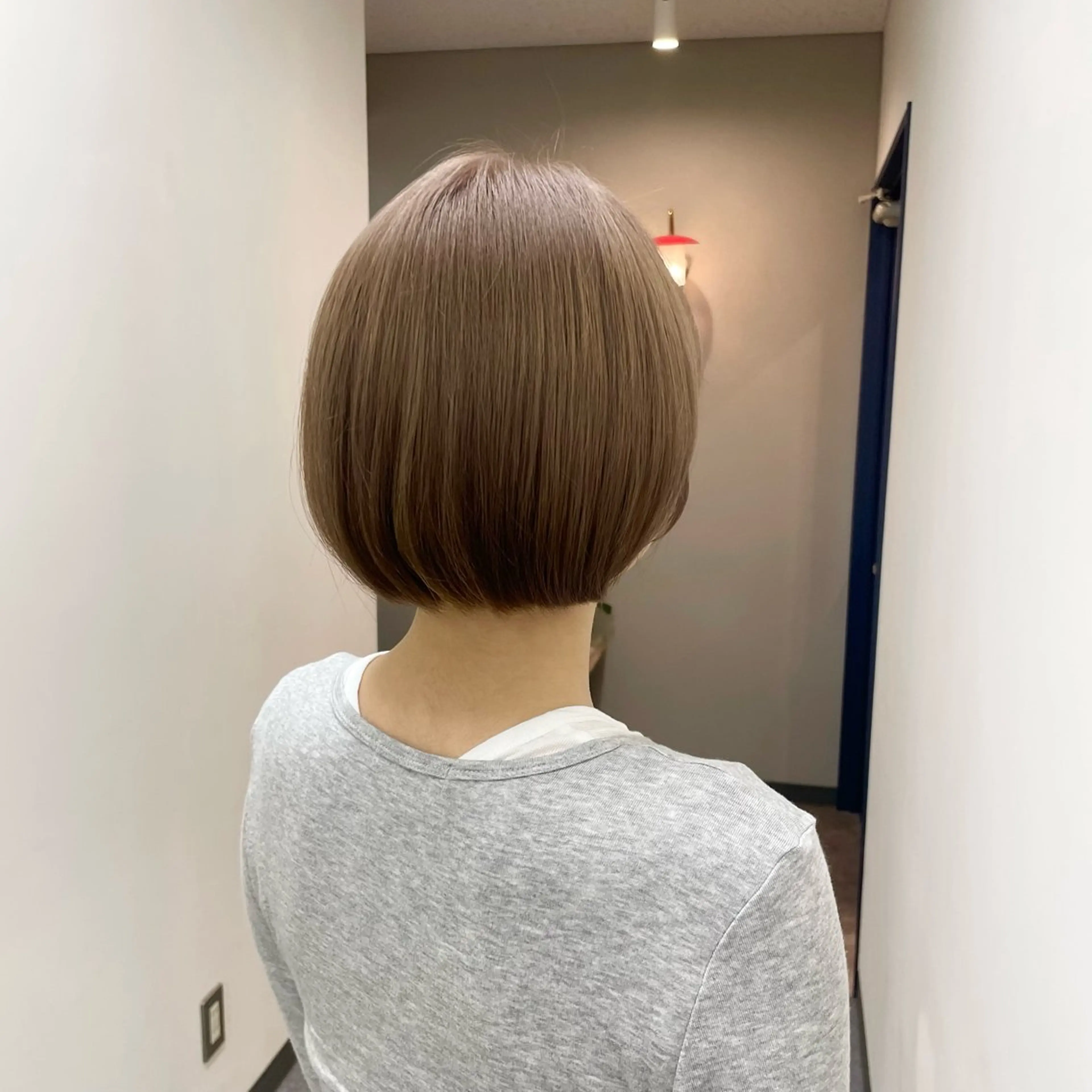 ショート カラー ベージュカラー ブリーチ 透明感カラー ミルクティーベージュ ヘアカラー ❄️透明感カラー / ハイトーン❄️WAOのヘアスタイル