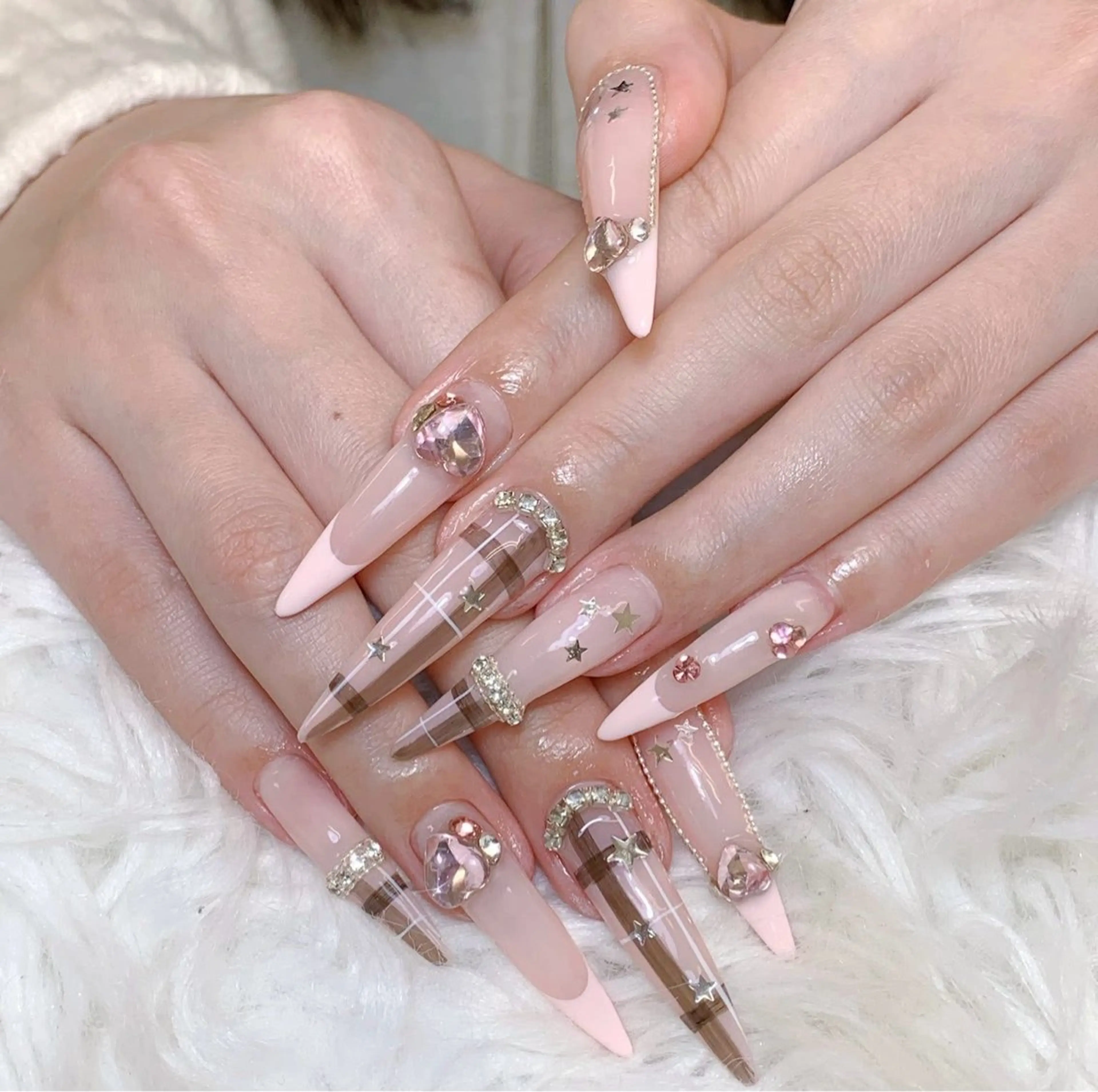 ネイル アートネイル オーロラネイル チークネイル 長さ出し フットネイル Miya _nailのネイルデザイン