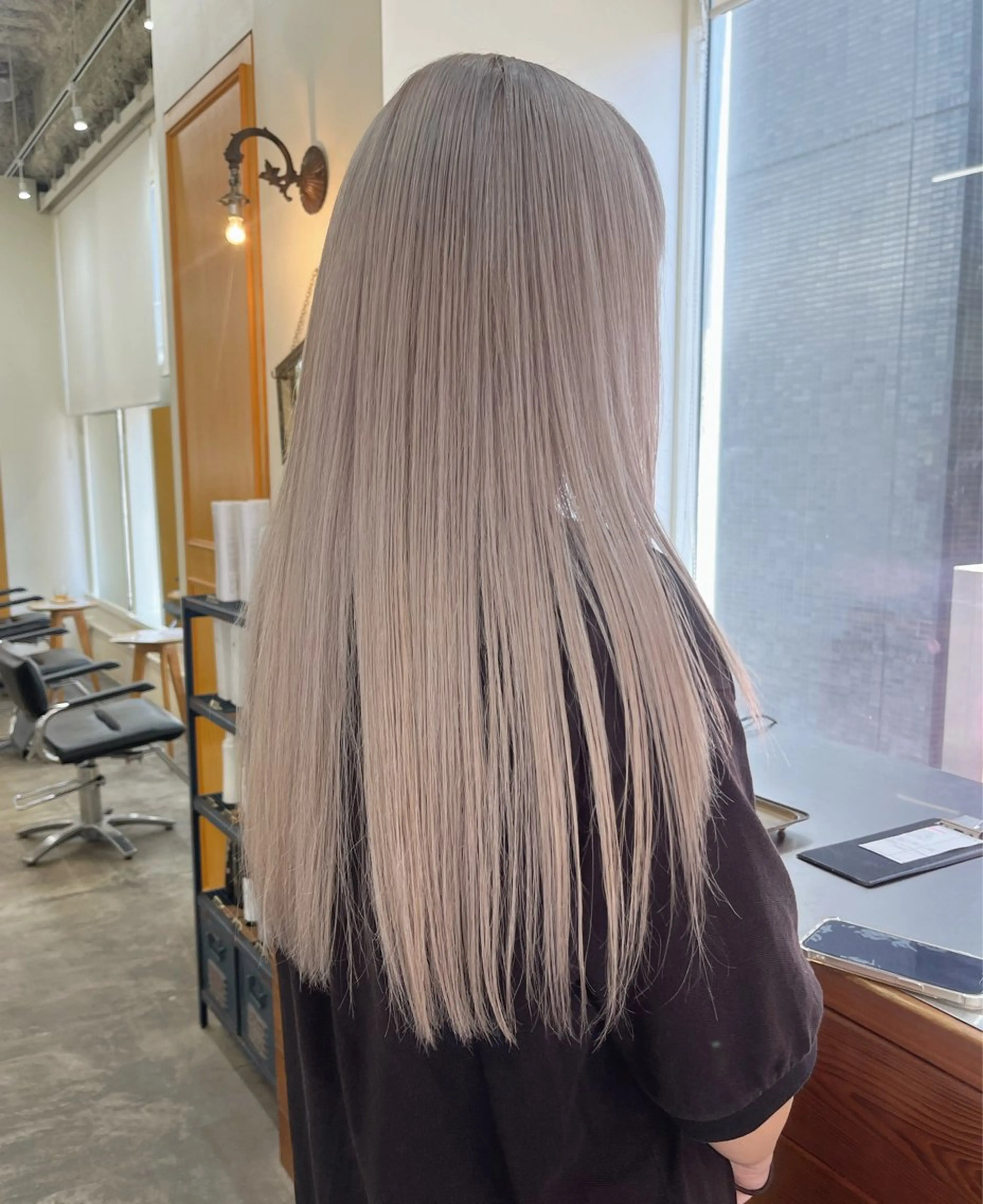 2ケアブリーチ🫧＋カラー🪽+カット💇‍♀️＋ダメージ90%カット前処理剤メタルDXトリートメント☁️の写真