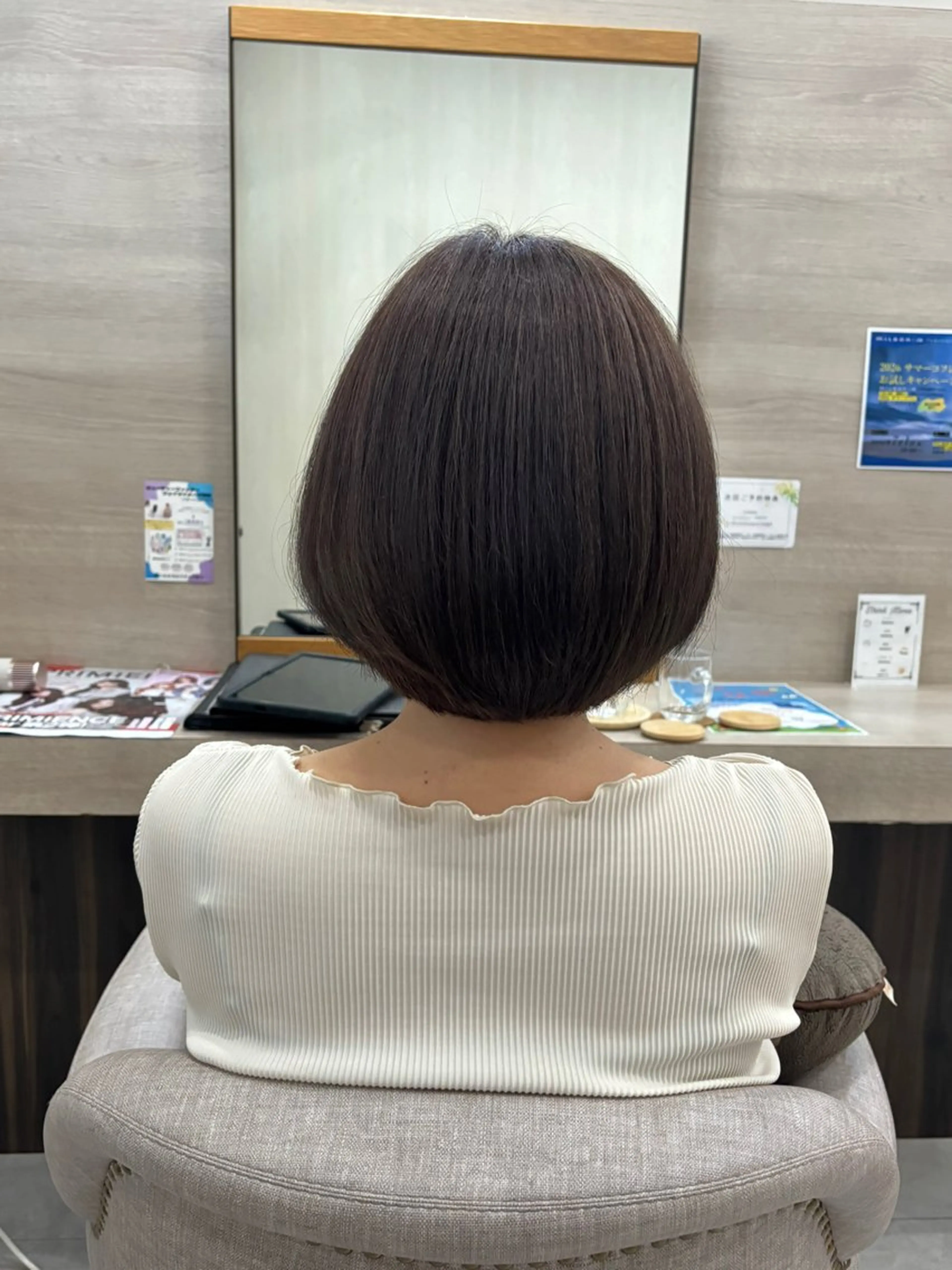 ミディアム 森井 早苗のヘアスタイル