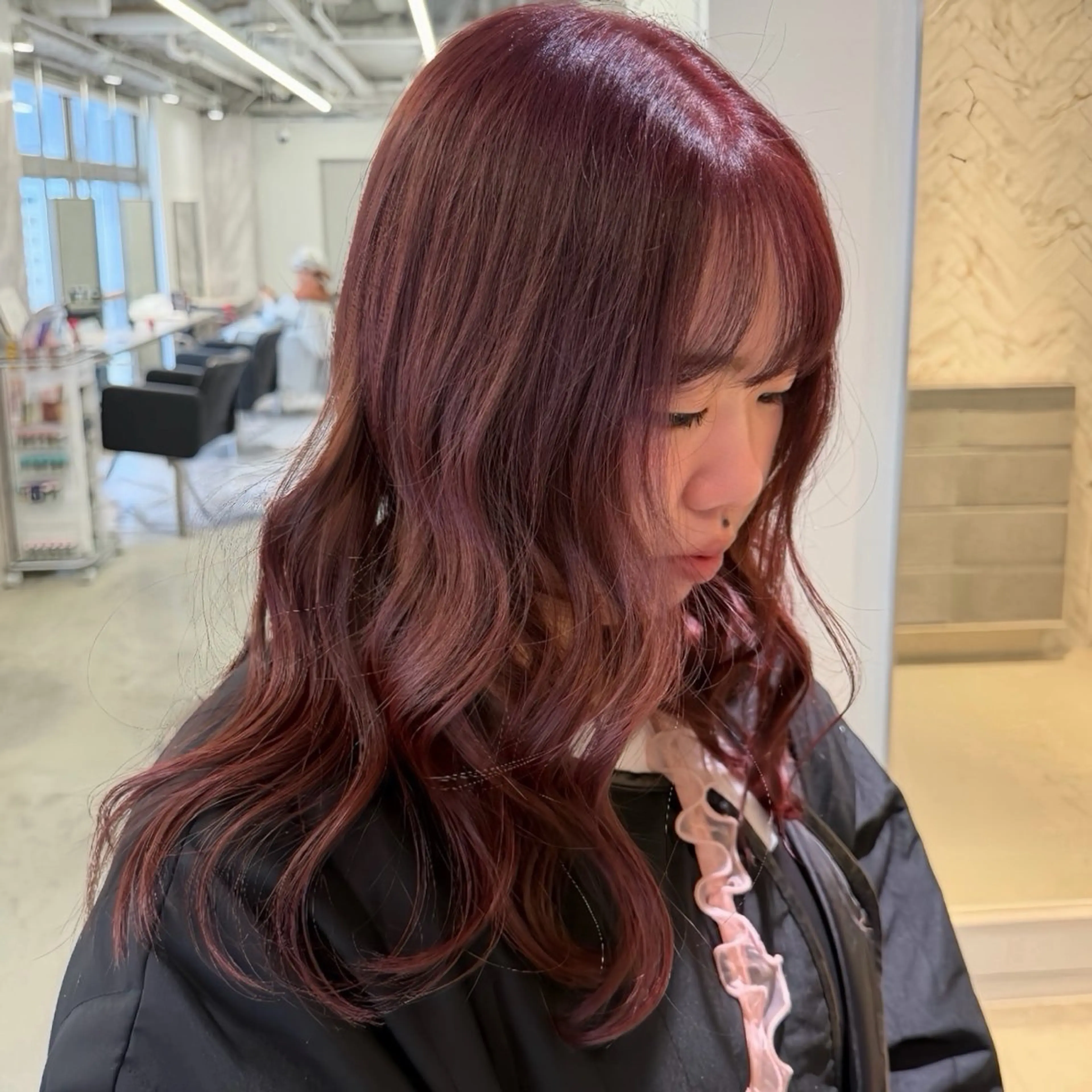 ロング カラー ブリーチ 透明感カラー ダブルカラー ラベンダーカラー ラベンダーピンク カット ヘアカラー トリートメント EIGHT　樹梨 ／韓国ヘア🩶のヘアスタイル