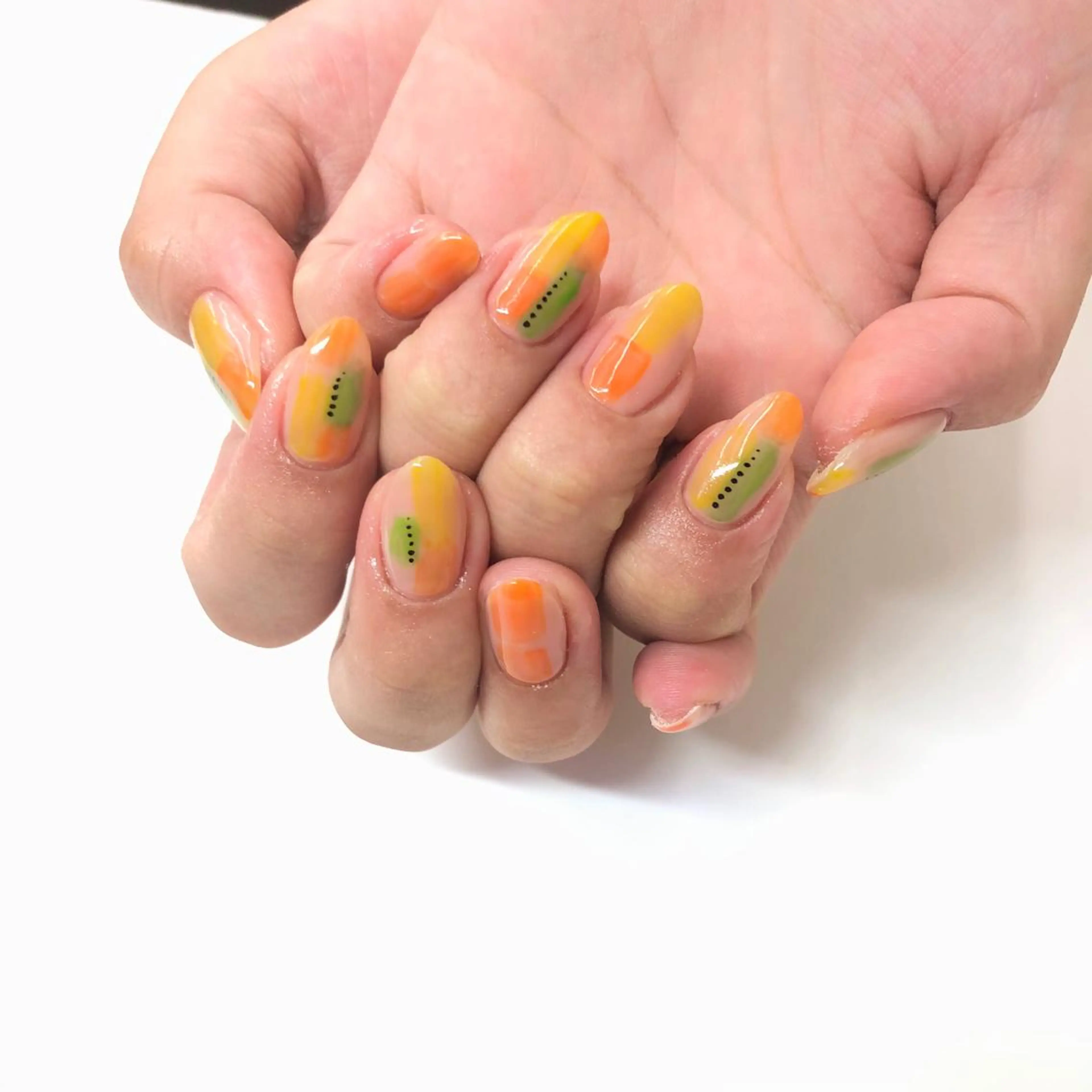 ネイル ハンドネイル フットネイル Minami 🍓のネイルデザイン