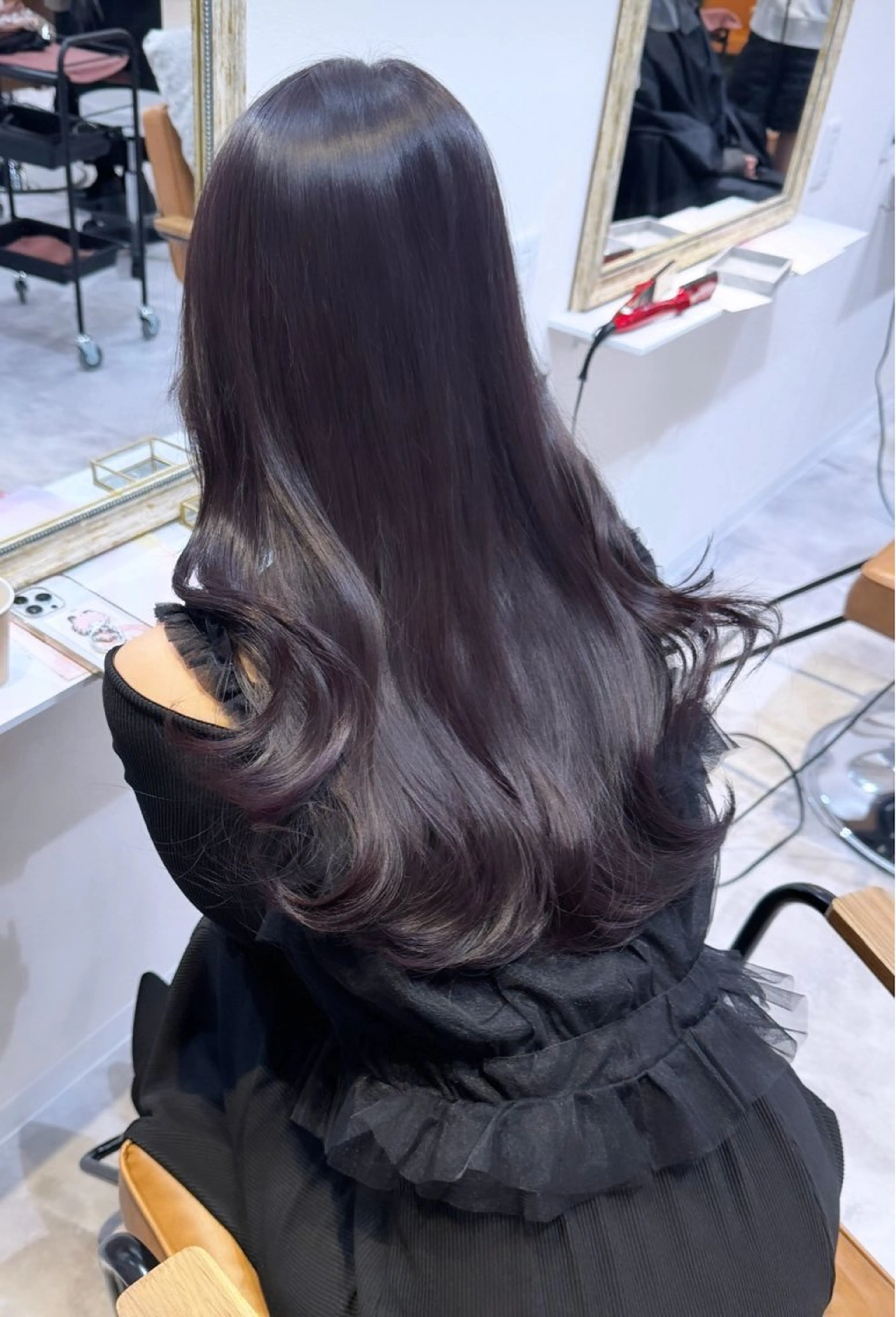 ロング カラー ブリーチ ブリーチなしカラー くびれヘア 顔まわりレイヤー 顔周りカット ヘアカラー トリートメント 髪質改善カラー× 美髪ストレート前出のヘアスタイル