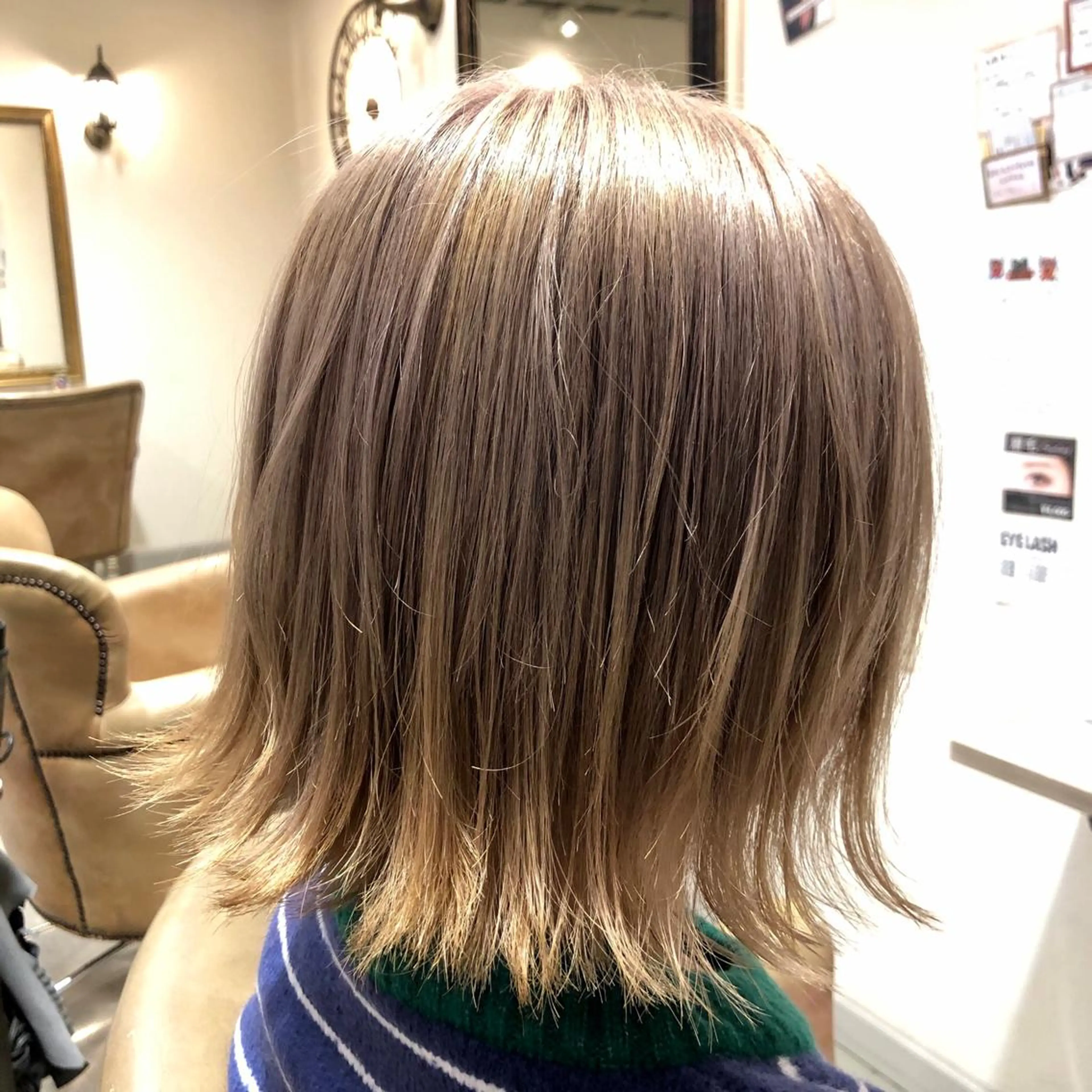 ショート カラー ダブルカラー ボブ 外ハネヘア 【脱白髪染め】【髪質 改善】仲井槙一のヘアスタイル