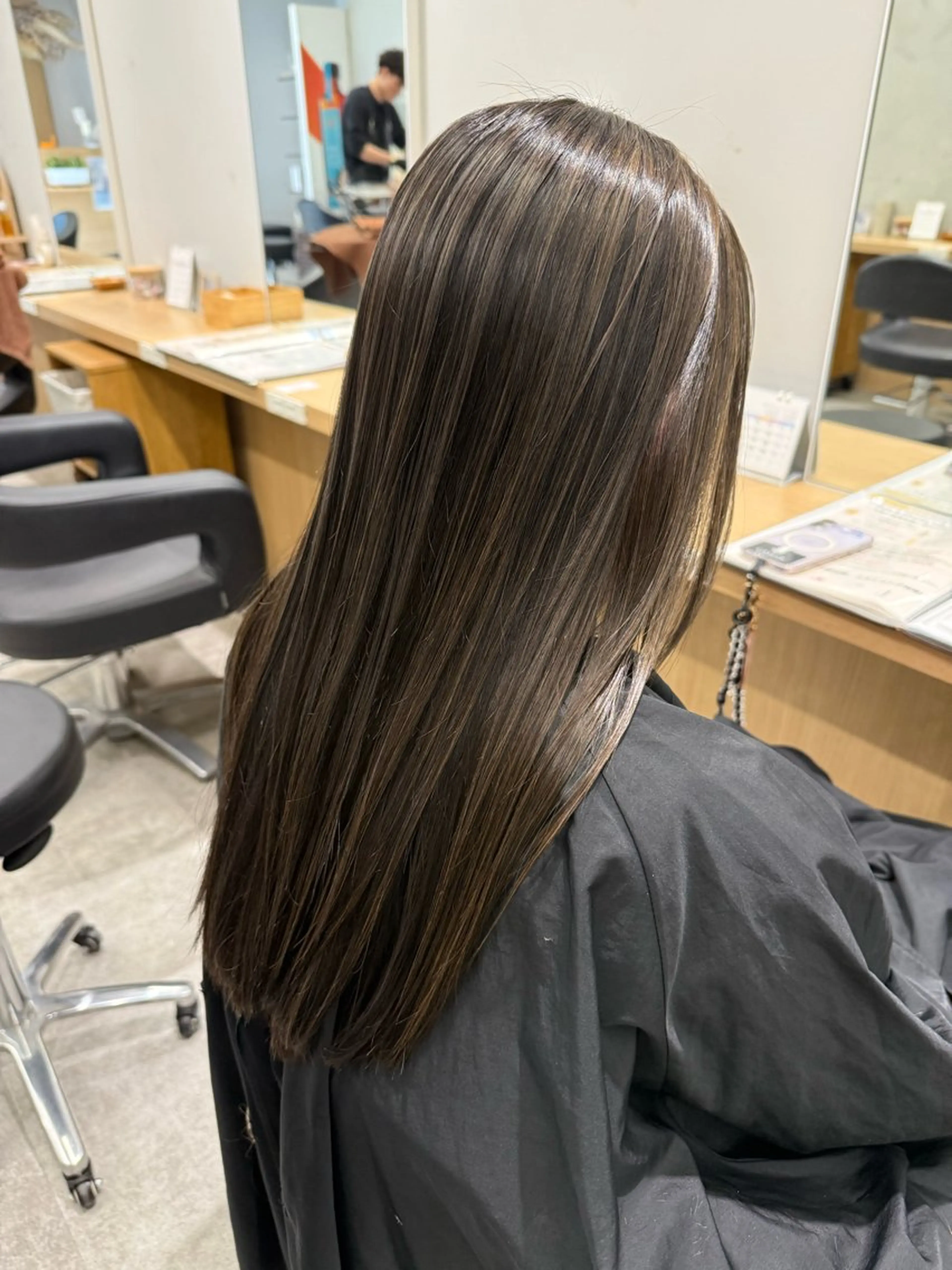 ロング カラー ブリーチ 透明感カラー ハイライトカラー ハイライト カット ヘアカラー 巻ける髪質改善🫧ハ イライト/永田汰伊智のヘアスタイル