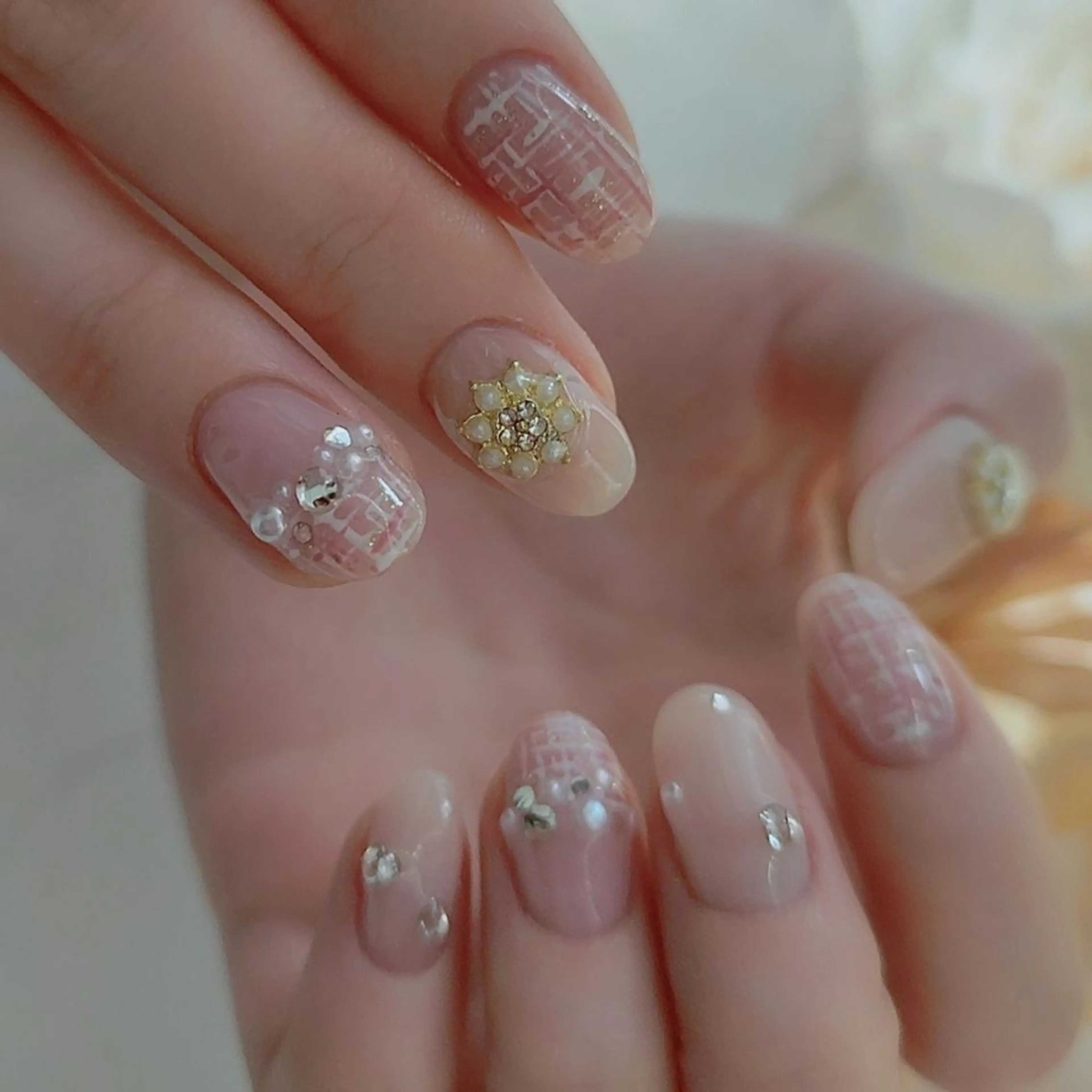 ネイル ハンドネイル RUNWAY 　　の眉毛・アイブロウイメージ