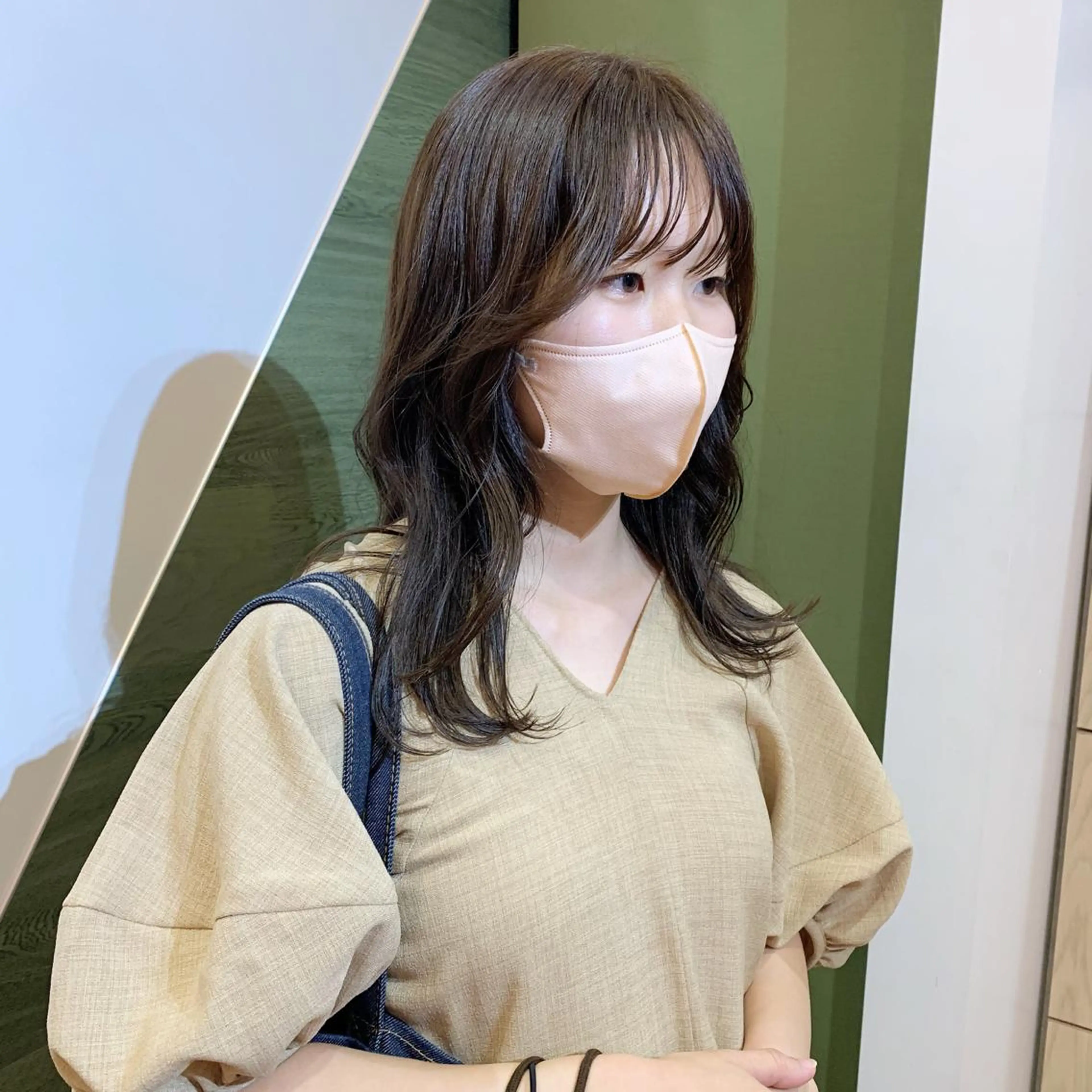 ロング カット ヘアカラー SAKINO． ベージュカラーのヘアスタイル