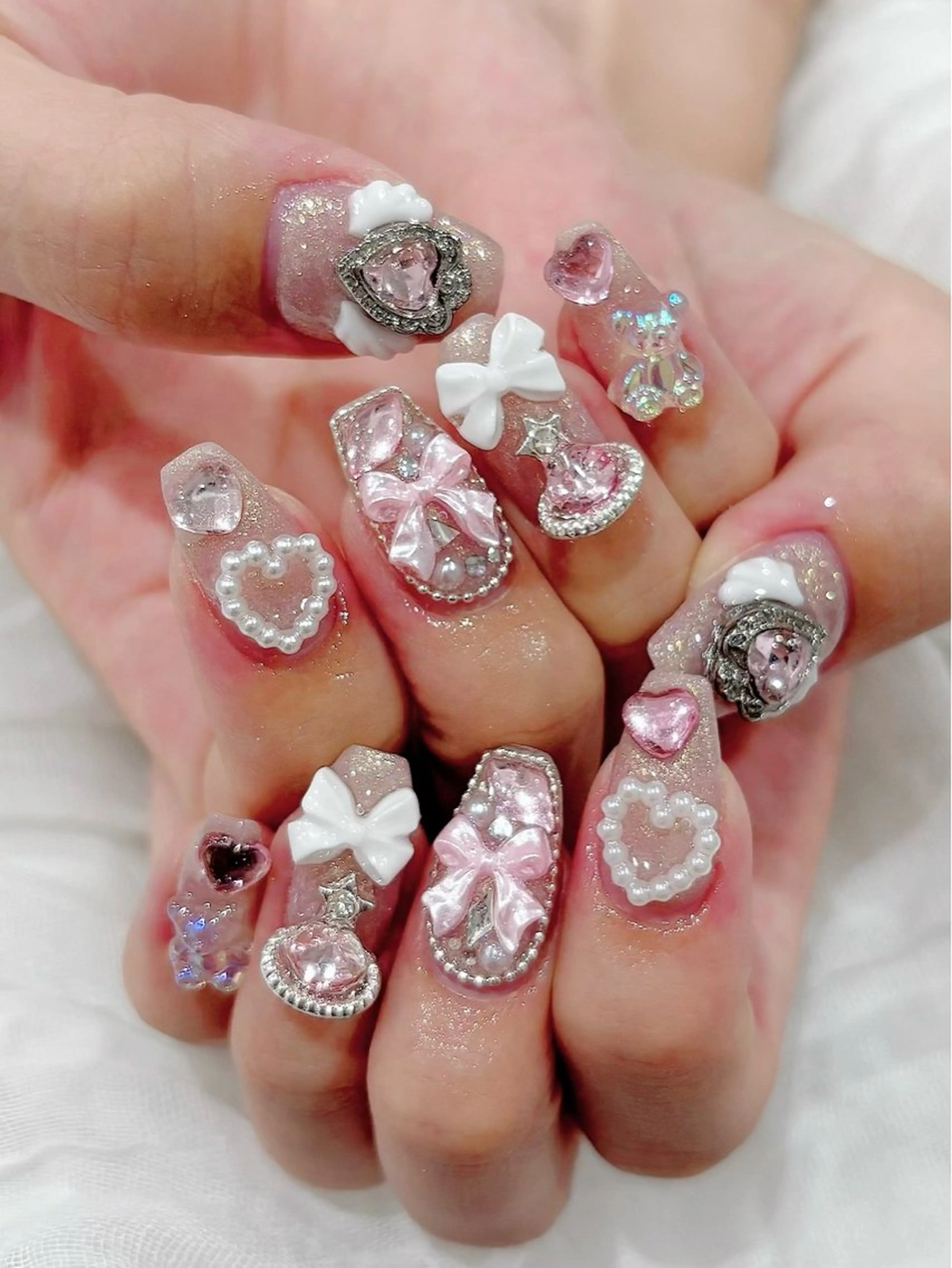 ネイル Zir nail 津田沼店所属・☁️ ゆい 🧸💛のネイルデザイン