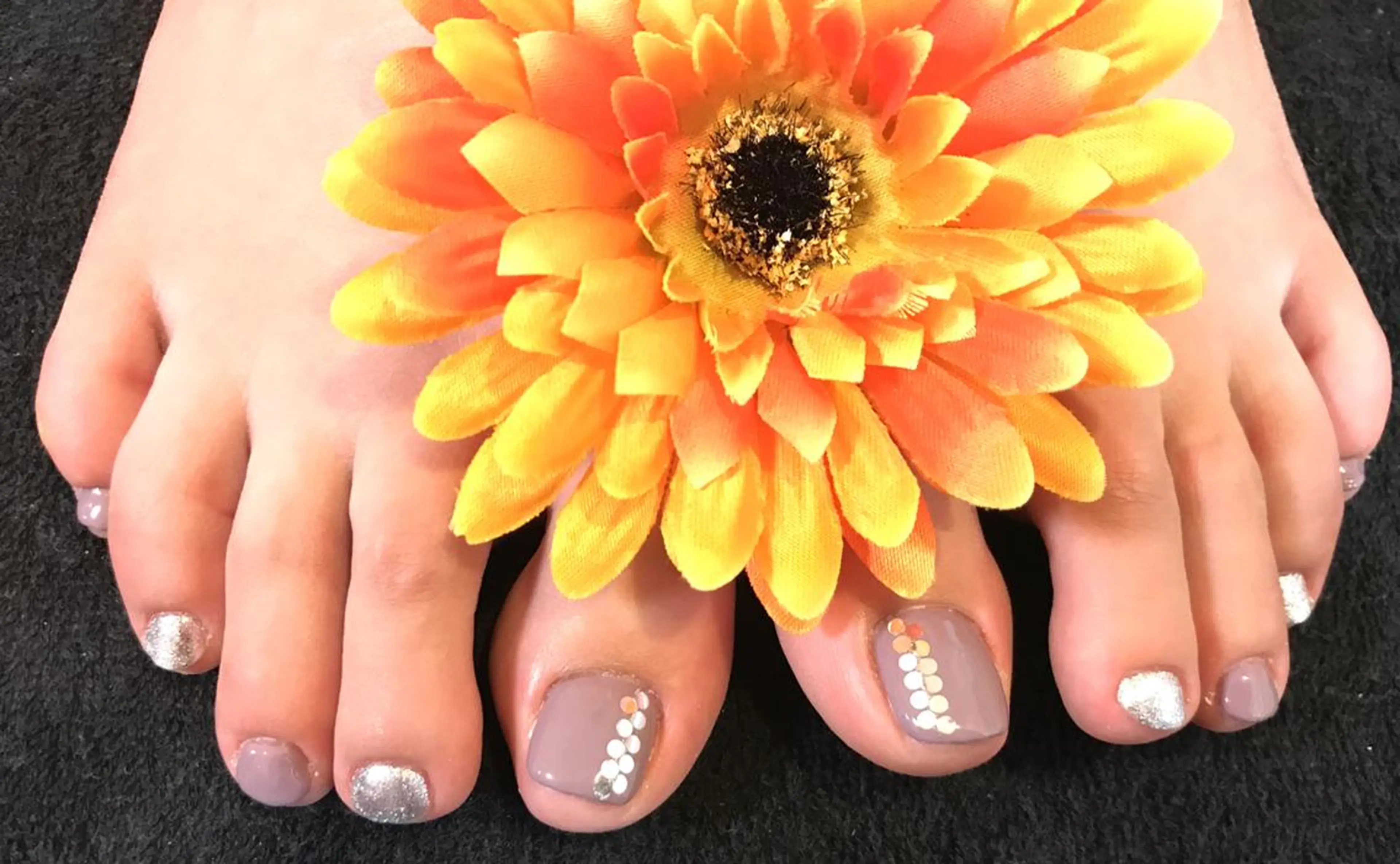 ネイル フットネイル ジェルネイル イワサキ  のネイルデザイン