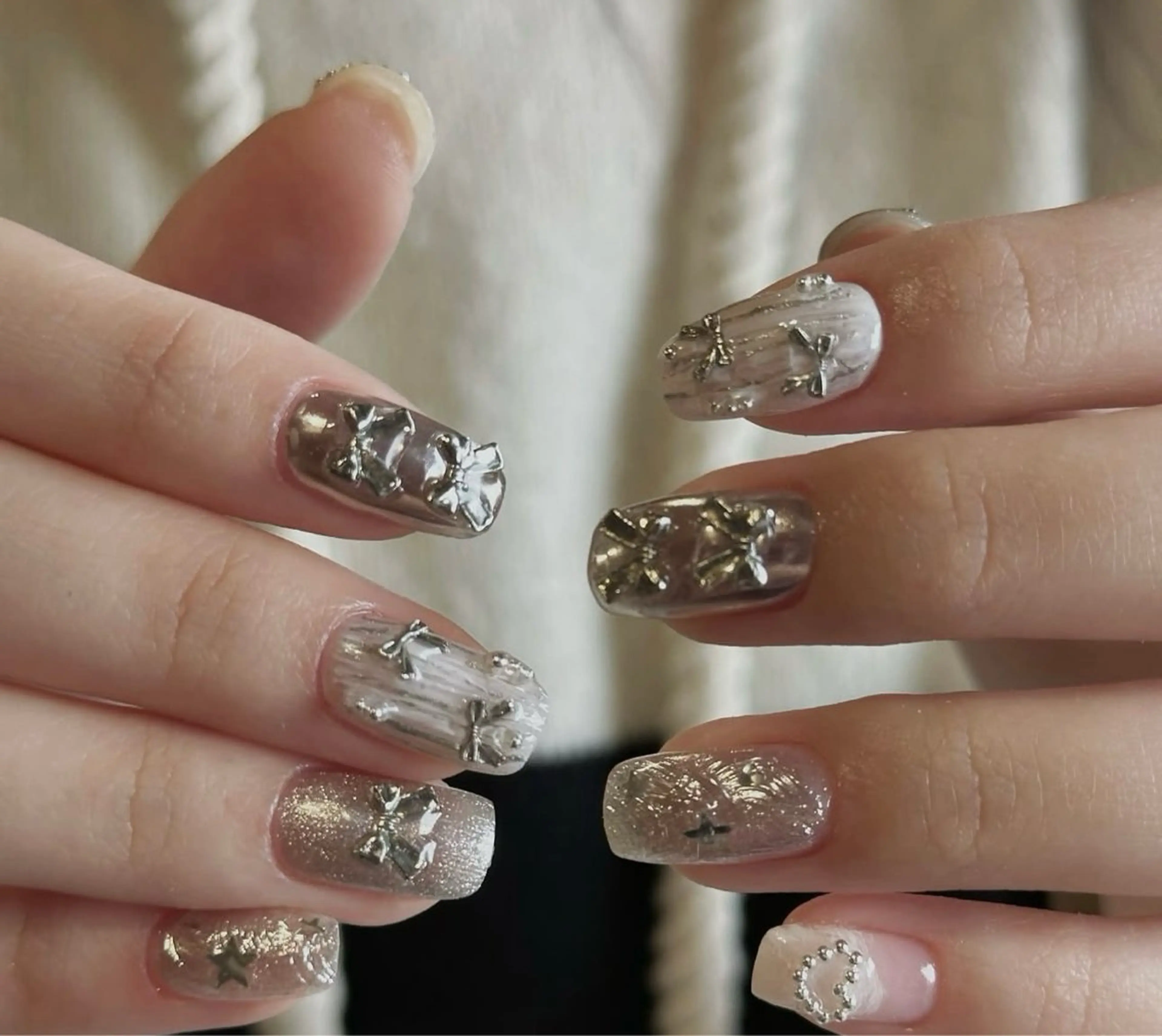 ネイル アートネイル オーロラネイル チークネイル フレンチネイル ガラスフレンチ ハンドネイル 🎀YooLi Nail salonのネイルデザイン